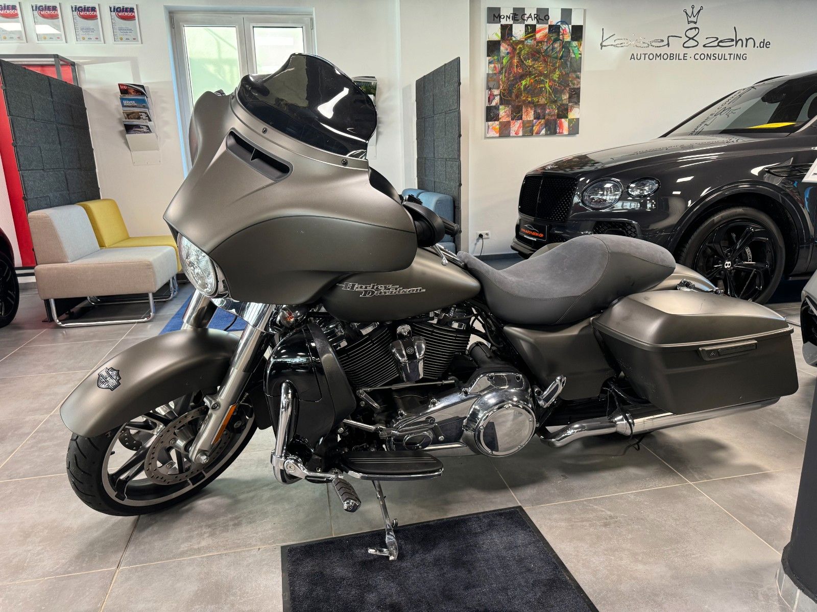 Fahrzeugabbildung Harley-Davidson Street Glide 107 Milwaukee-Eight