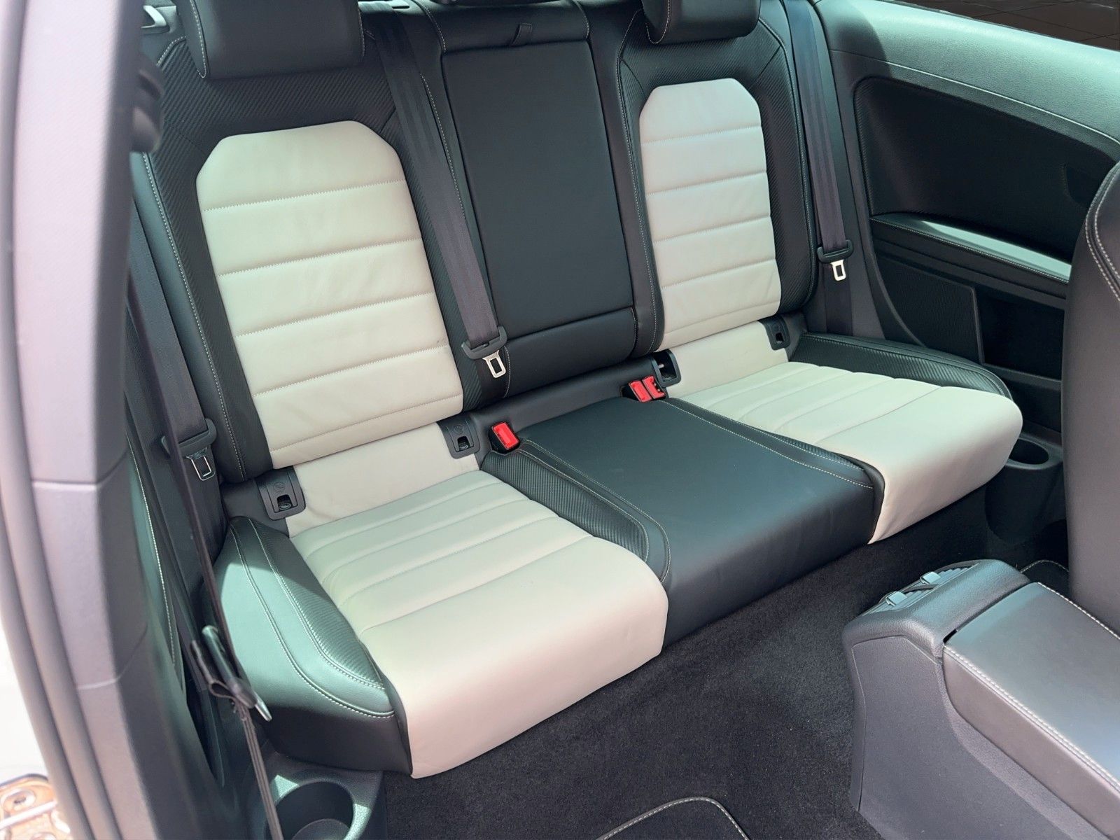 Fahrzeugabbildung Volkswagen Golf R 4Motion BlueMotion Technology DSG *389PS*