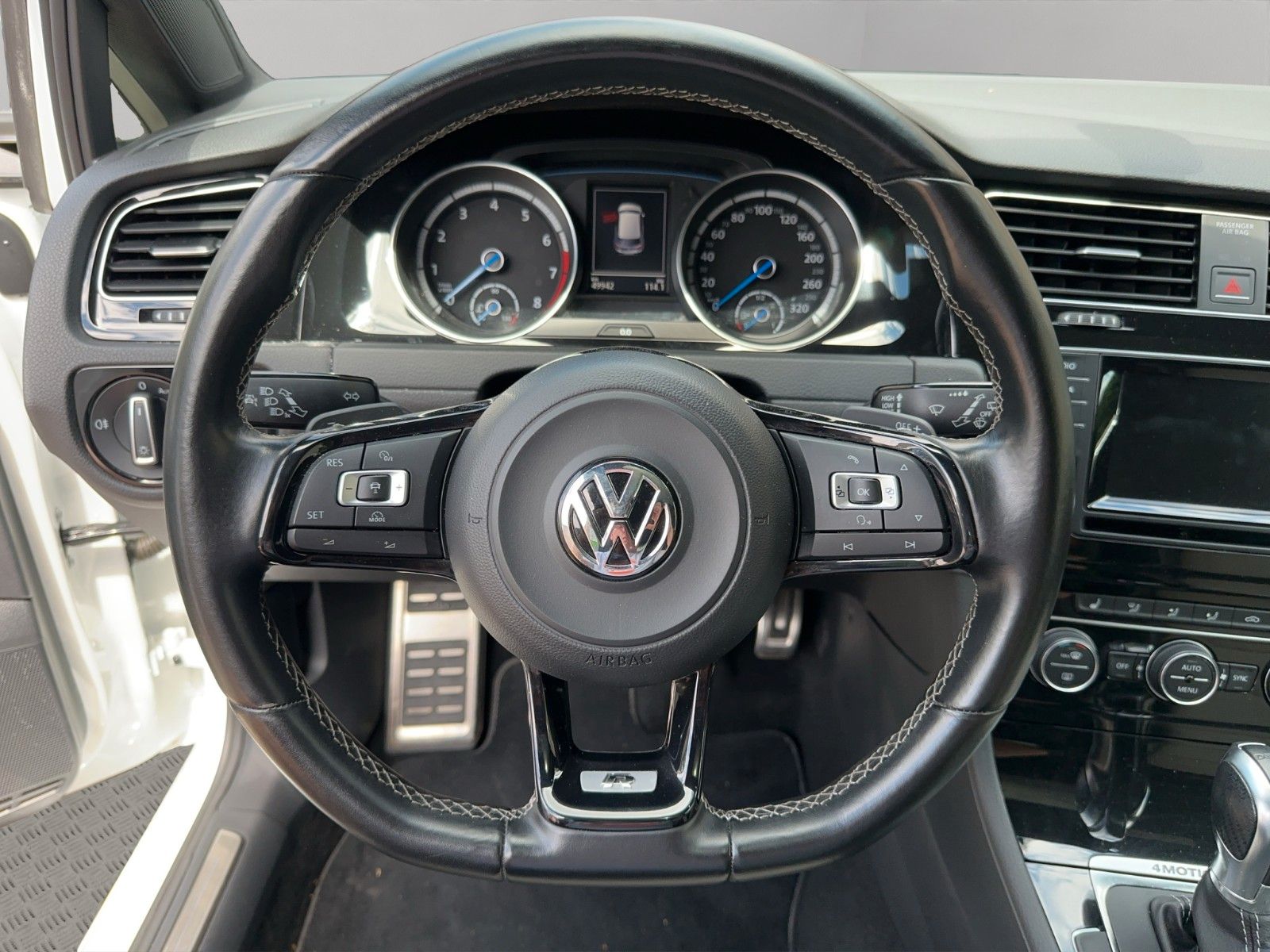 Fahrzeugabbildung Volkswagen Golf R 4Motion BlueMotion Technology DSG *389PS*