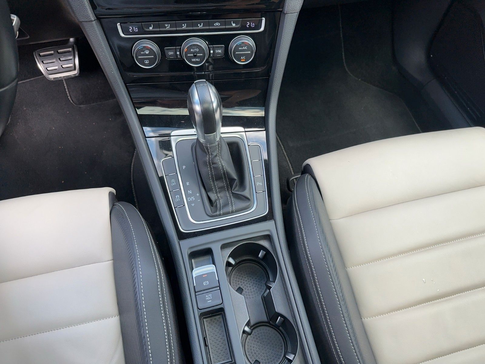Fahrzeugabbildung Volkswagen Golf R 4Motion BlueMotion Technology DSG *389PS*