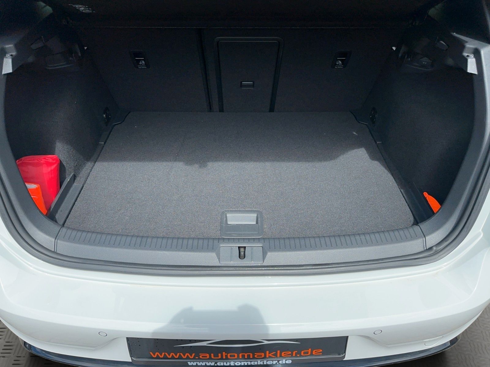 Fahrzeugabbildung Volkswagen Golf R 4Motion BlueMotion Technology DSG *389PS*