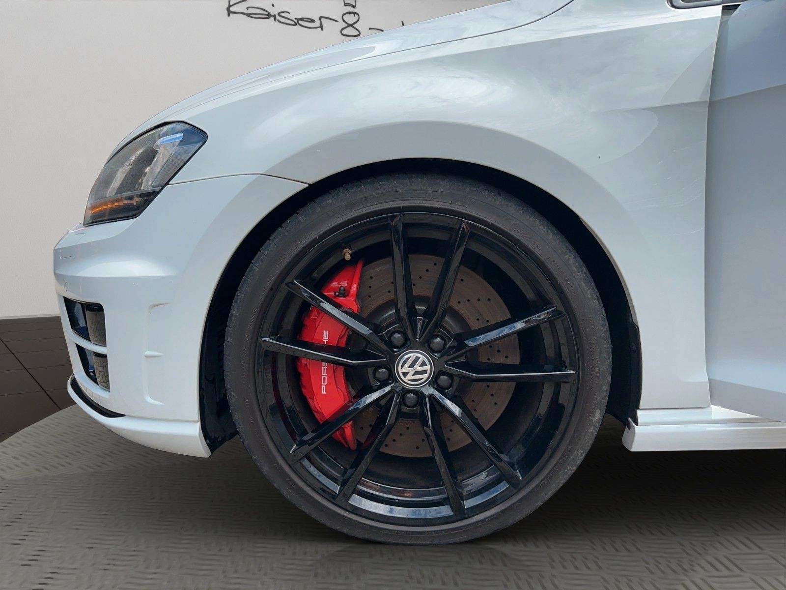 Fahrzeugabbildung Volkswagen Golf R 4Motion BlueMotion Technology DSG *389PS*