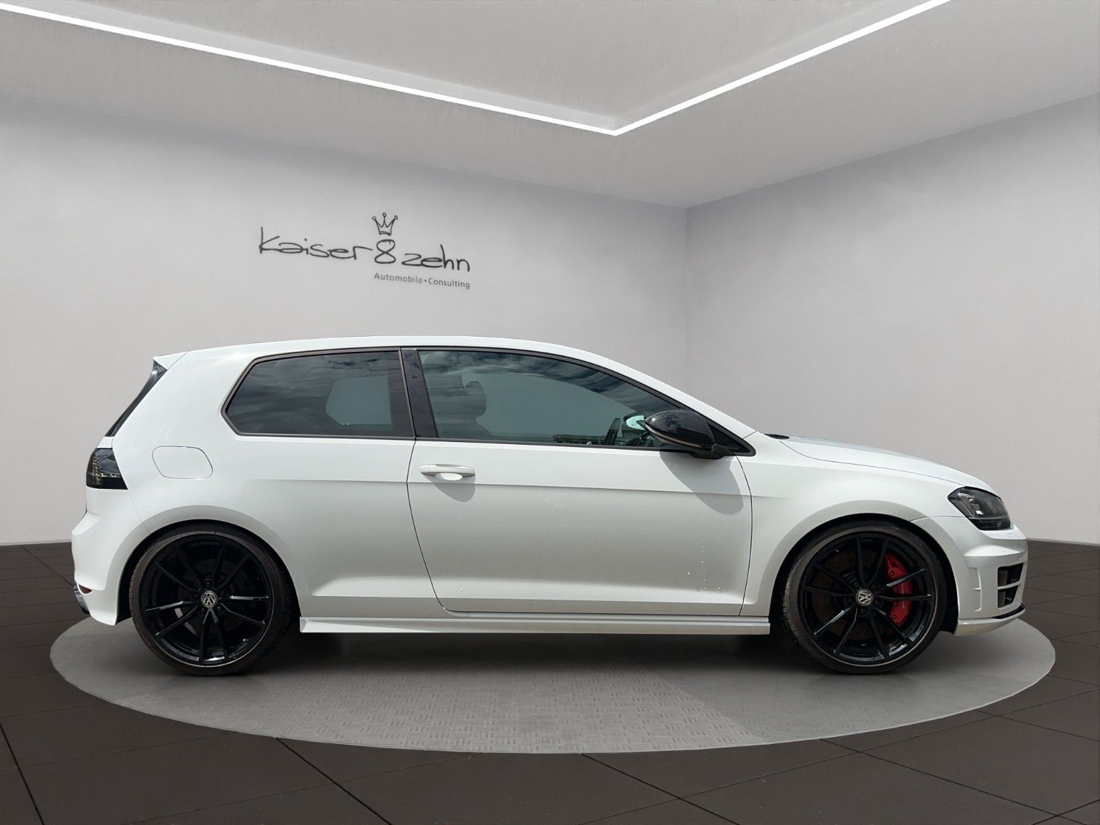 Fahrzeugabbildung Volkswagen Golf R 4Motion BlueMotion Technology DSG *389PS*