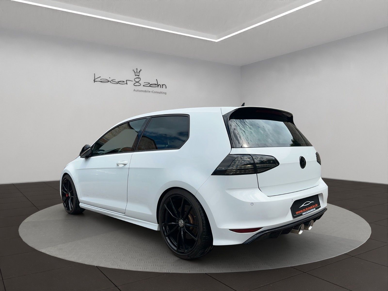 Fahrzeugabbildung Volkswagen Golf R 4Motion BlueMotion Technology DSG *389PS*