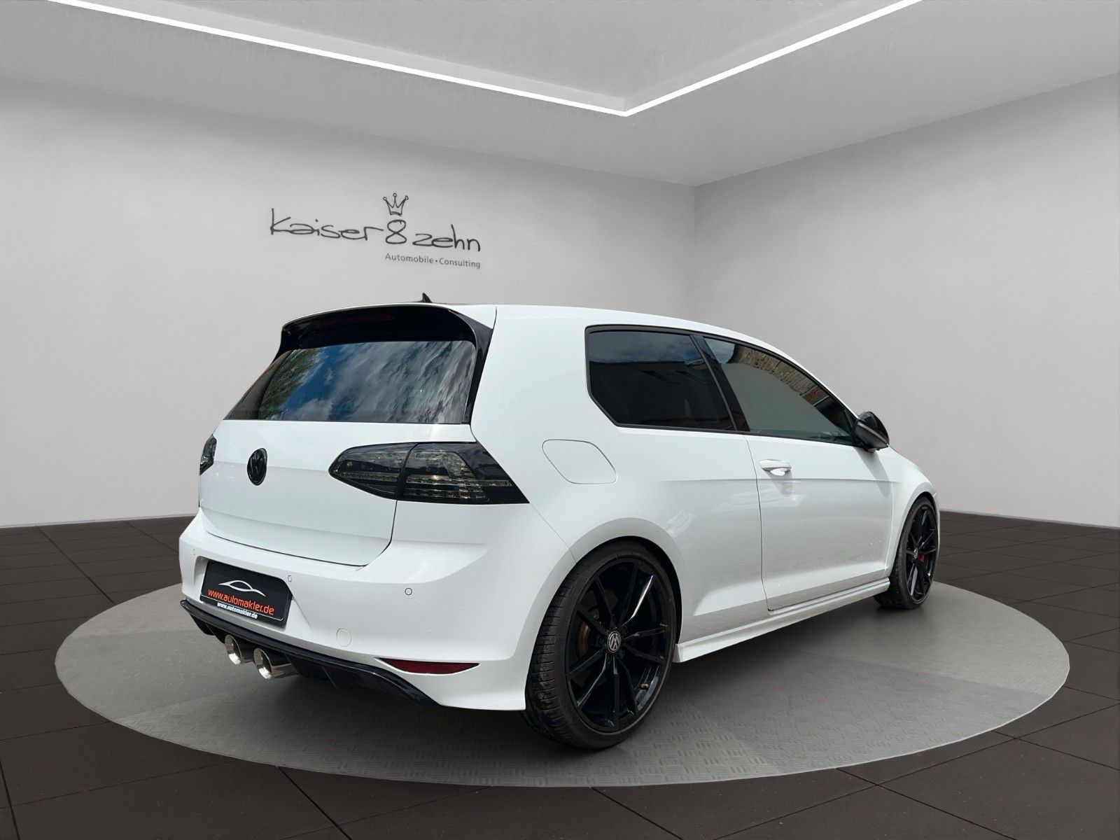 Fahrzeugabbildung Volkswagen Golf R 4Motion BlueMotion Technology DSG *389PS*
