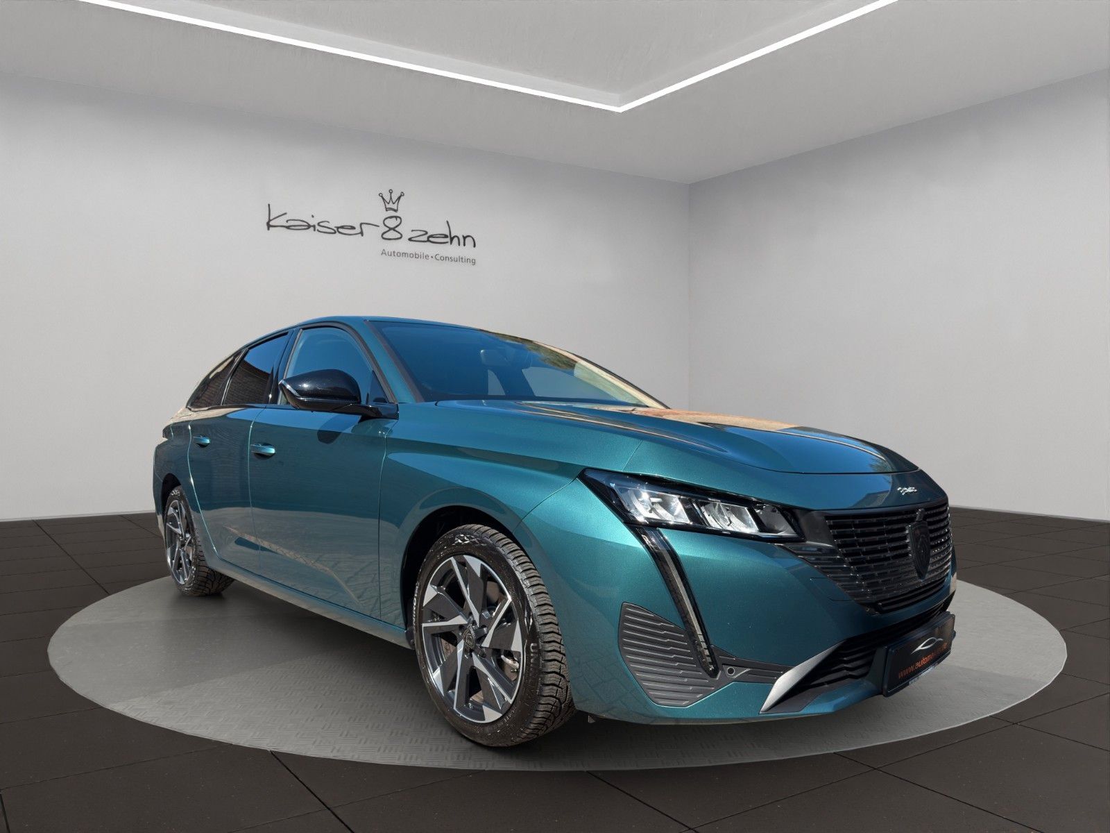 Fahrzeugabbildung Peugeot 308 SW Hybrid 145 Allure *CarPlay*