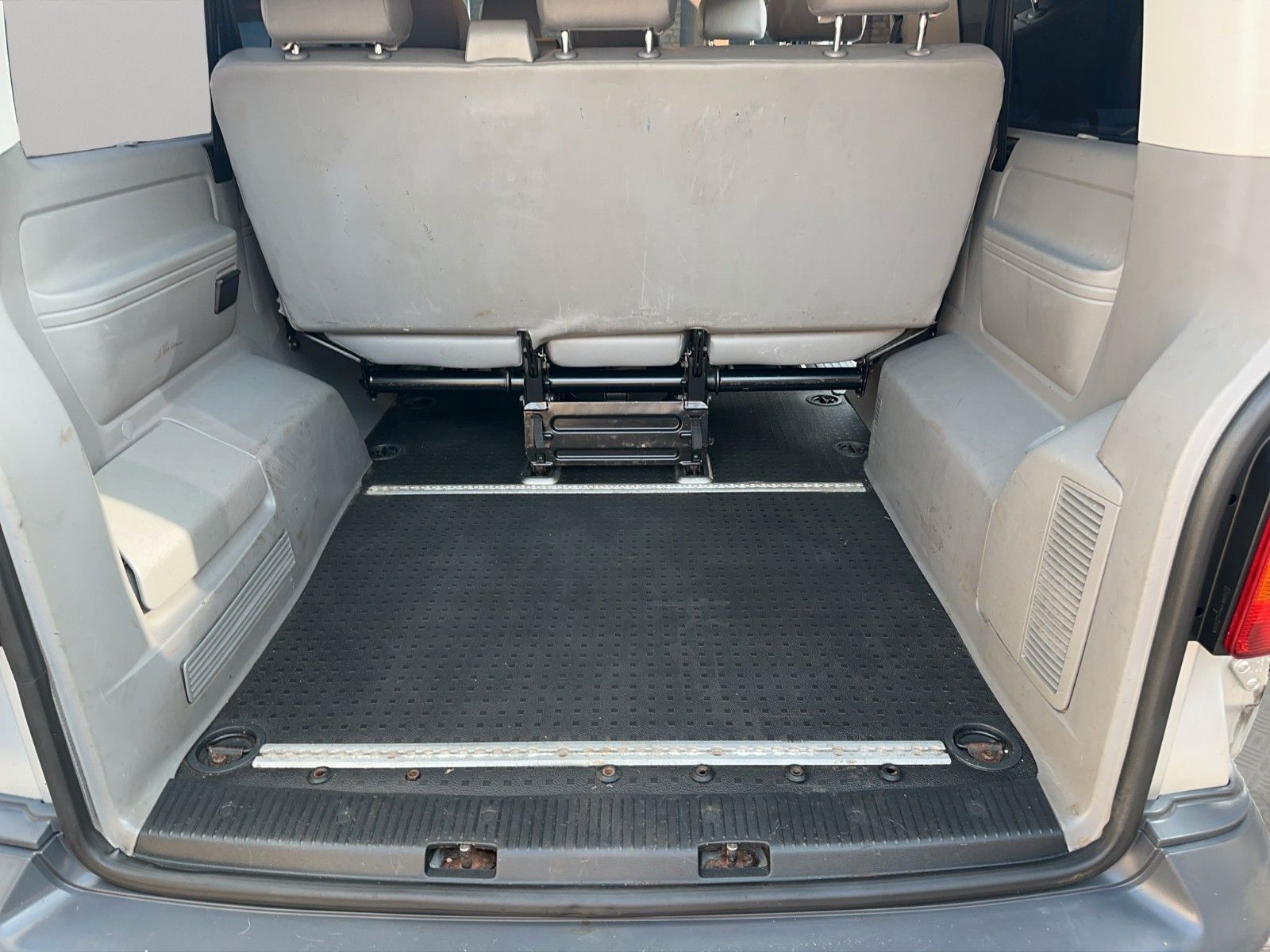 Fahrzeugabbildung Volkswagen T5 Shuttle lang