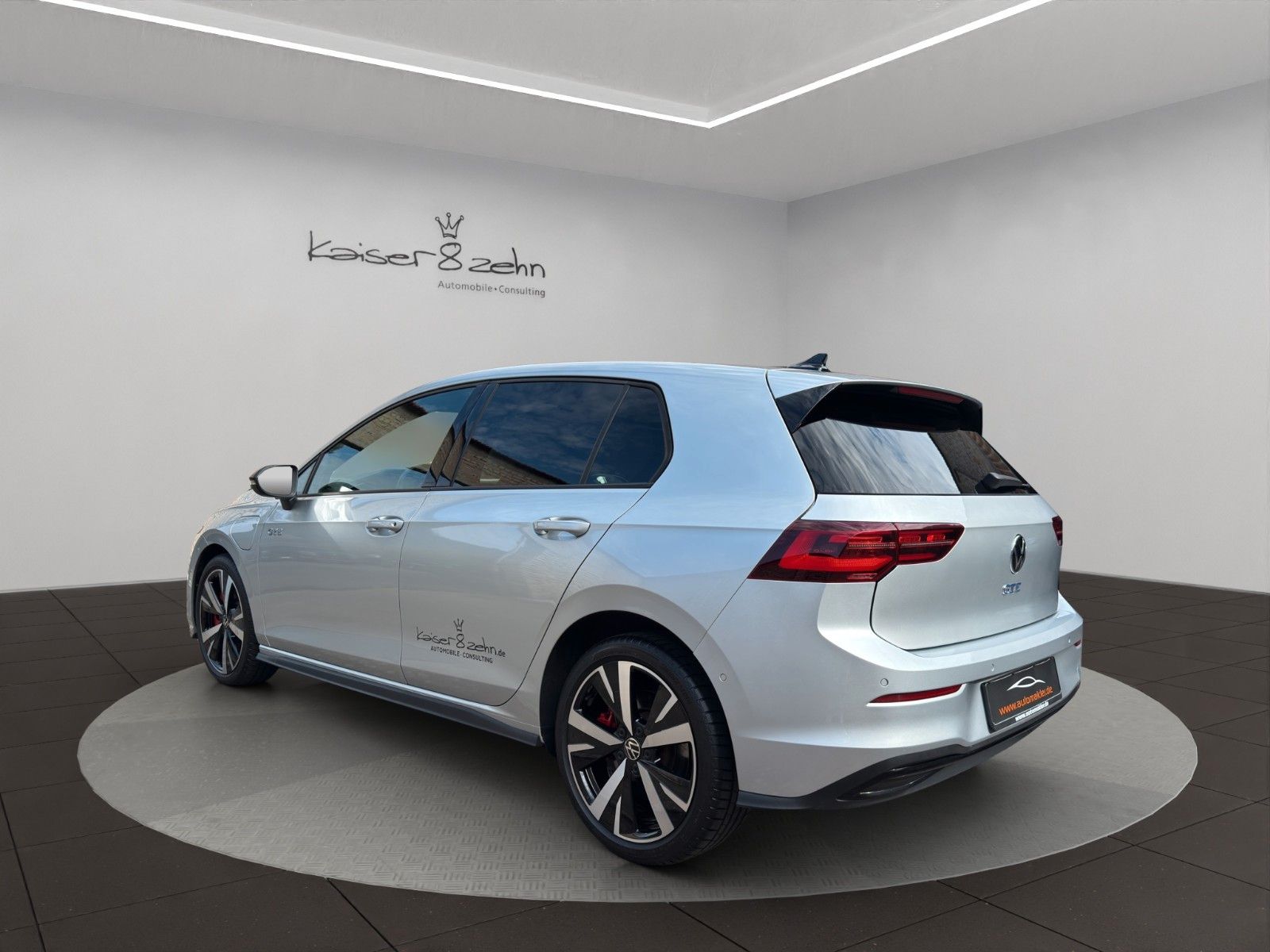 Fahrzeugabbildung Volkswagen Golf VIII 1.4 eHybrid OPF DSG GTE