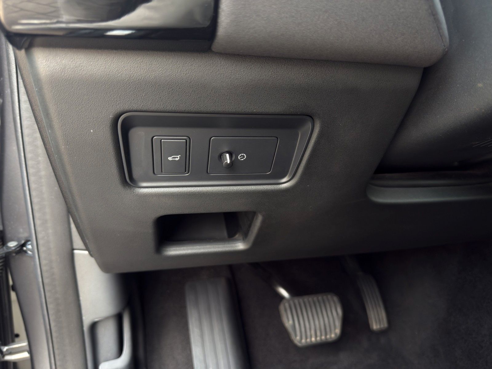 Fahrzeugabbildung Land Rover Discovery 5 HSE SDV6 *2. Hand*Rückfahrkamera*