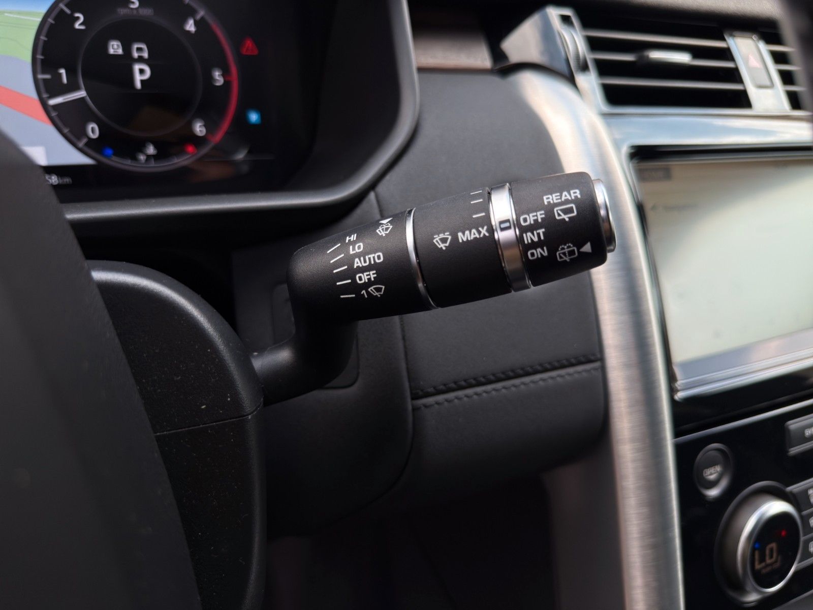 Fahrzeugabbildung Land Rover Discovery 5 HSE SDV6 *2. Hand*Rückfahrkamera*