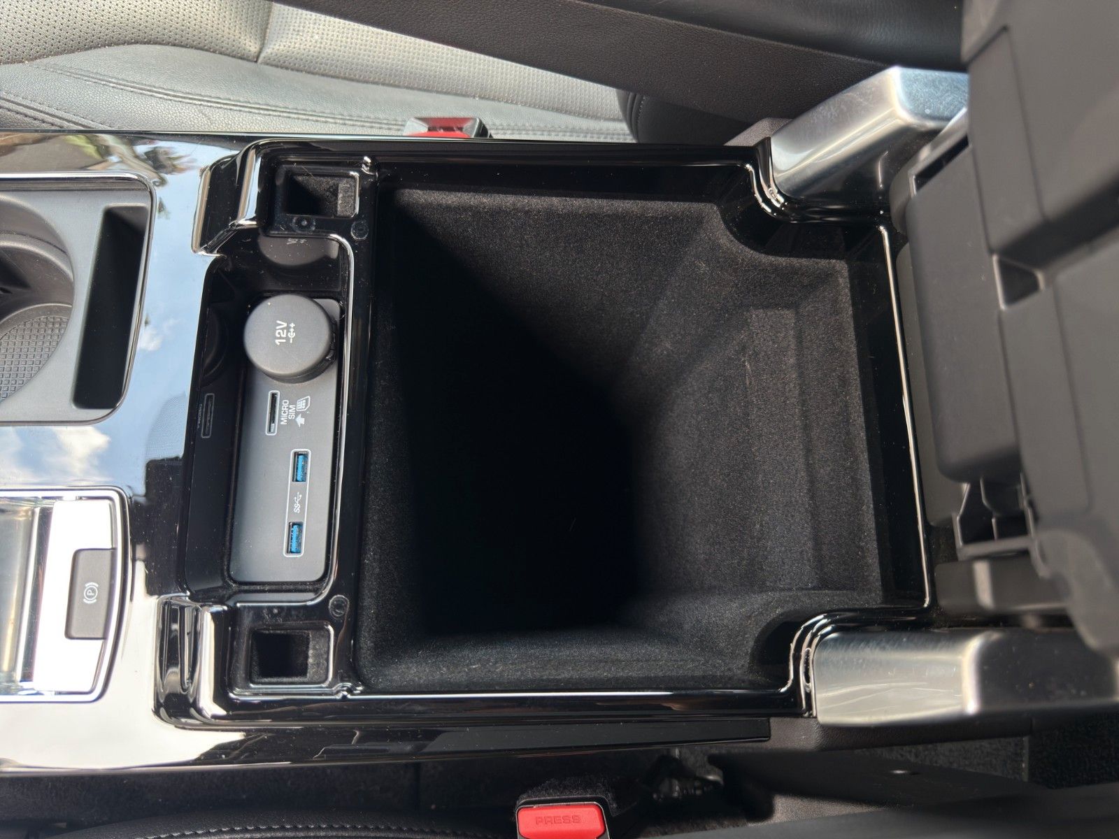 Fahrzeugabbildung Land Rover Discovery 5 HSE SDV6 *2. Hand*Rückfahrkamera*