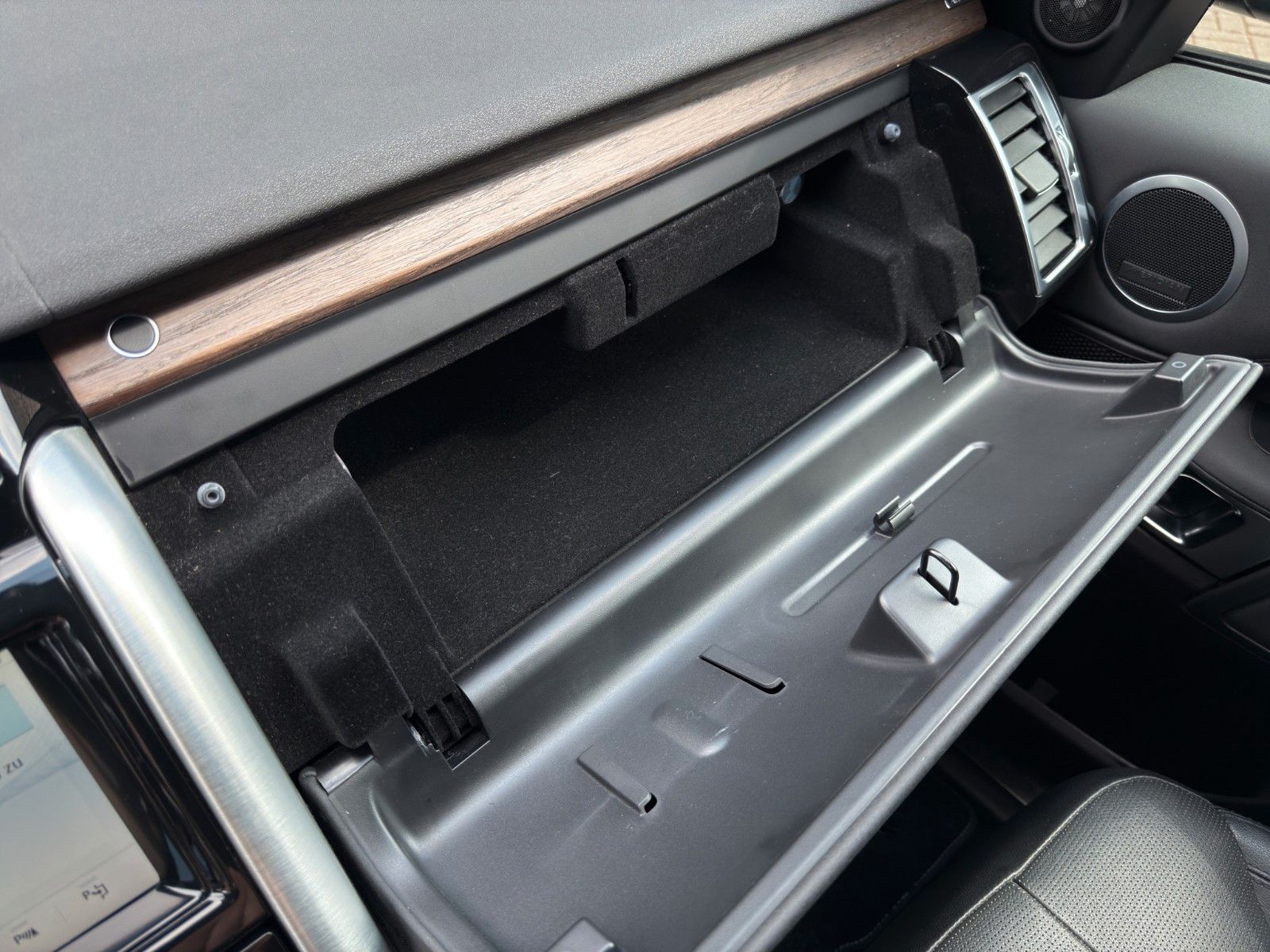 Fahrzeugabbildung Land Rover Discovery 5 HSE SDV6 *2. Hand*Rückfahrkamera*