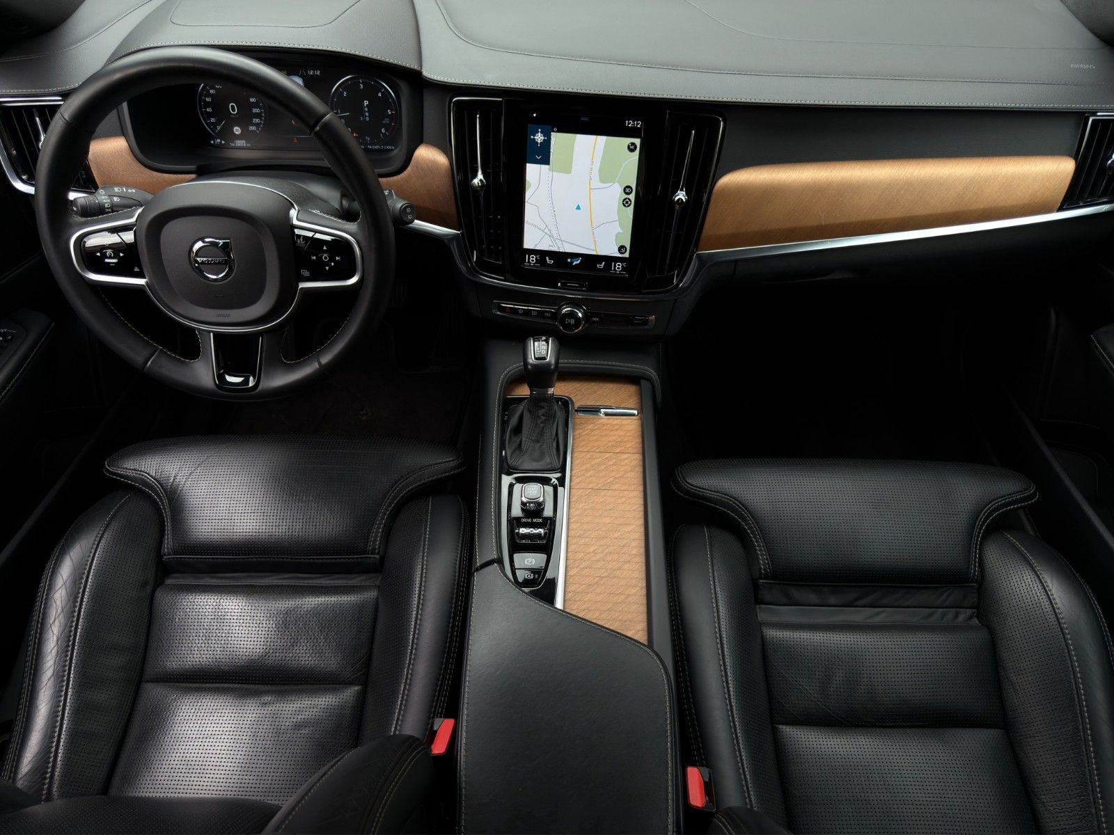 Fahrzeugabbildung Volvo V90 D4 Inscription *2.Hand*Sitzklima*CarPlay*