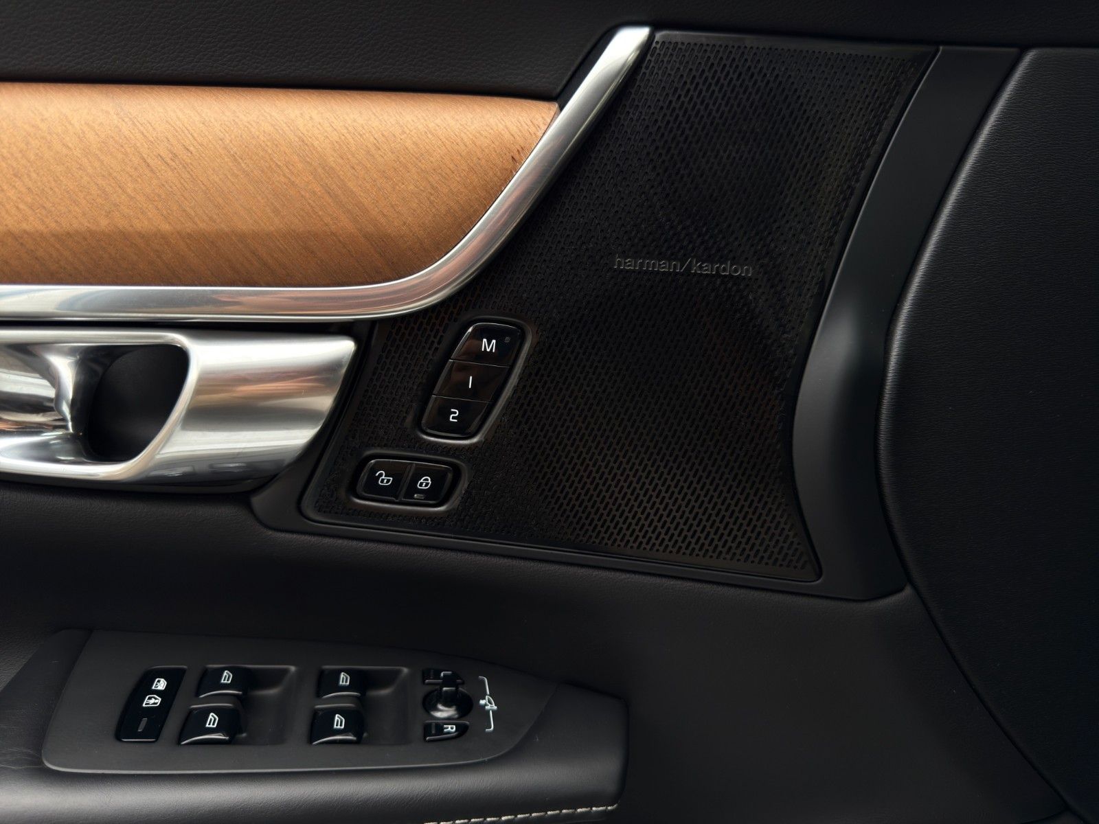 Fahrzeugabbildung Volvo V90 D4 Inscription *2.Hand*Sitzklima*CarPlay*