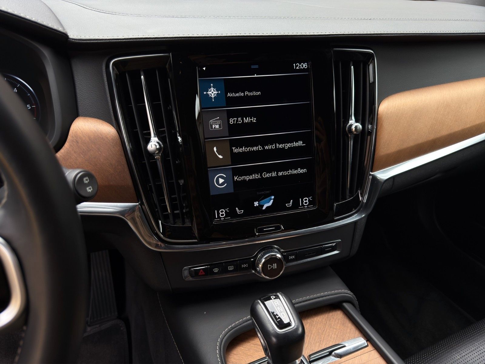 Fahrzeugabbildung Volvo V90 D4 Inscription *2.Hand*Sitzklima*CarPlay*