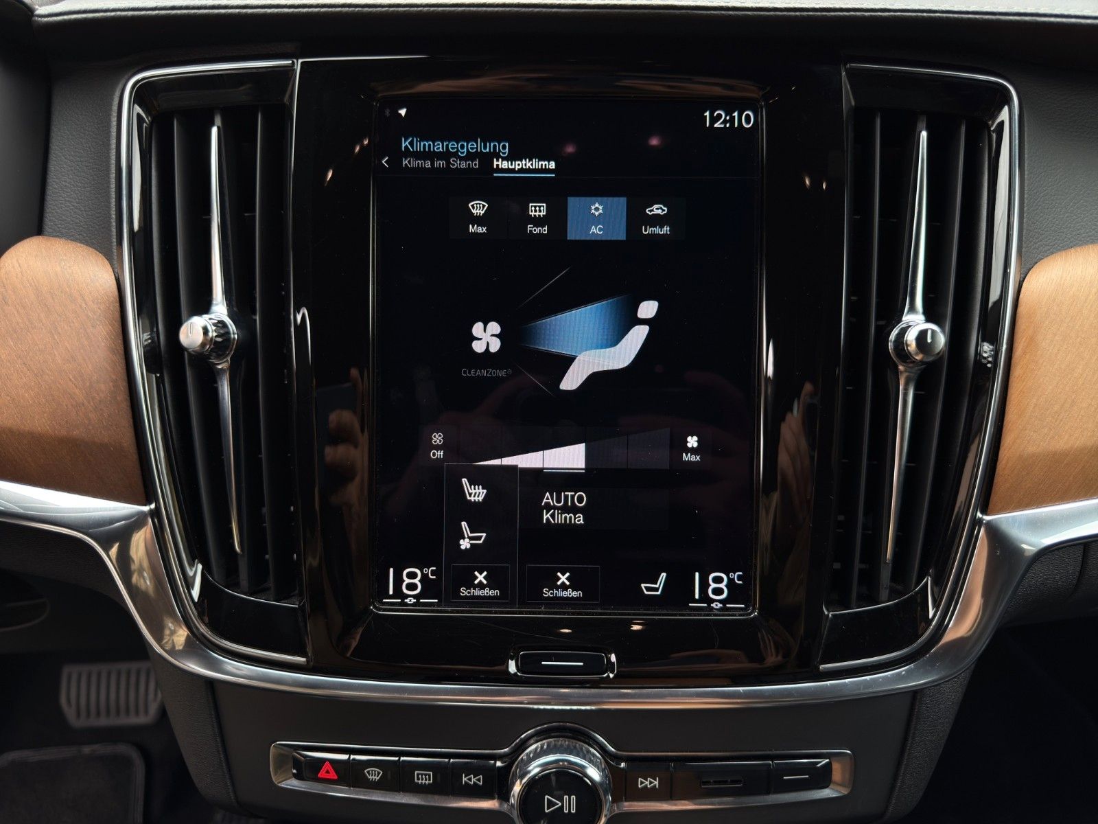 Fahrzeugabbildung Volvo V90 D4 Inscription *2.Hand*Sitzklima*CarPlay*