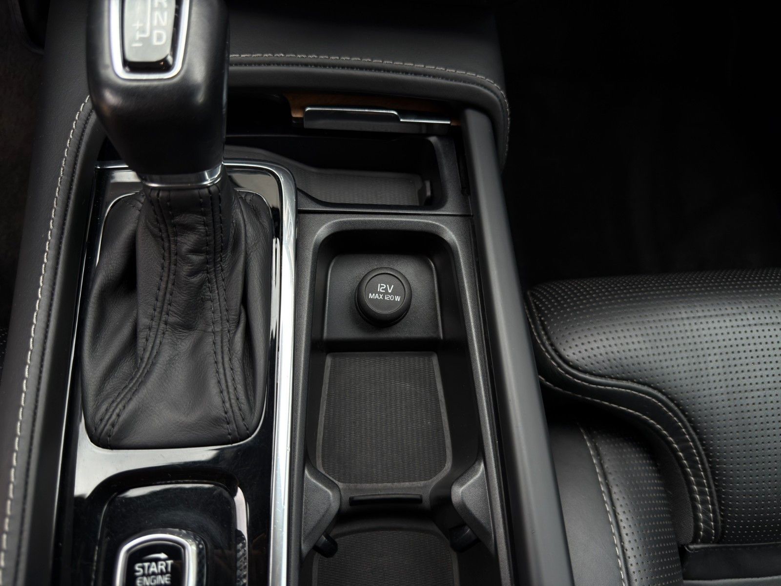 Fahrzeugabbildung Volvo V90 D4 Inscription *2.Hand*Sitzklima*CarPlay*