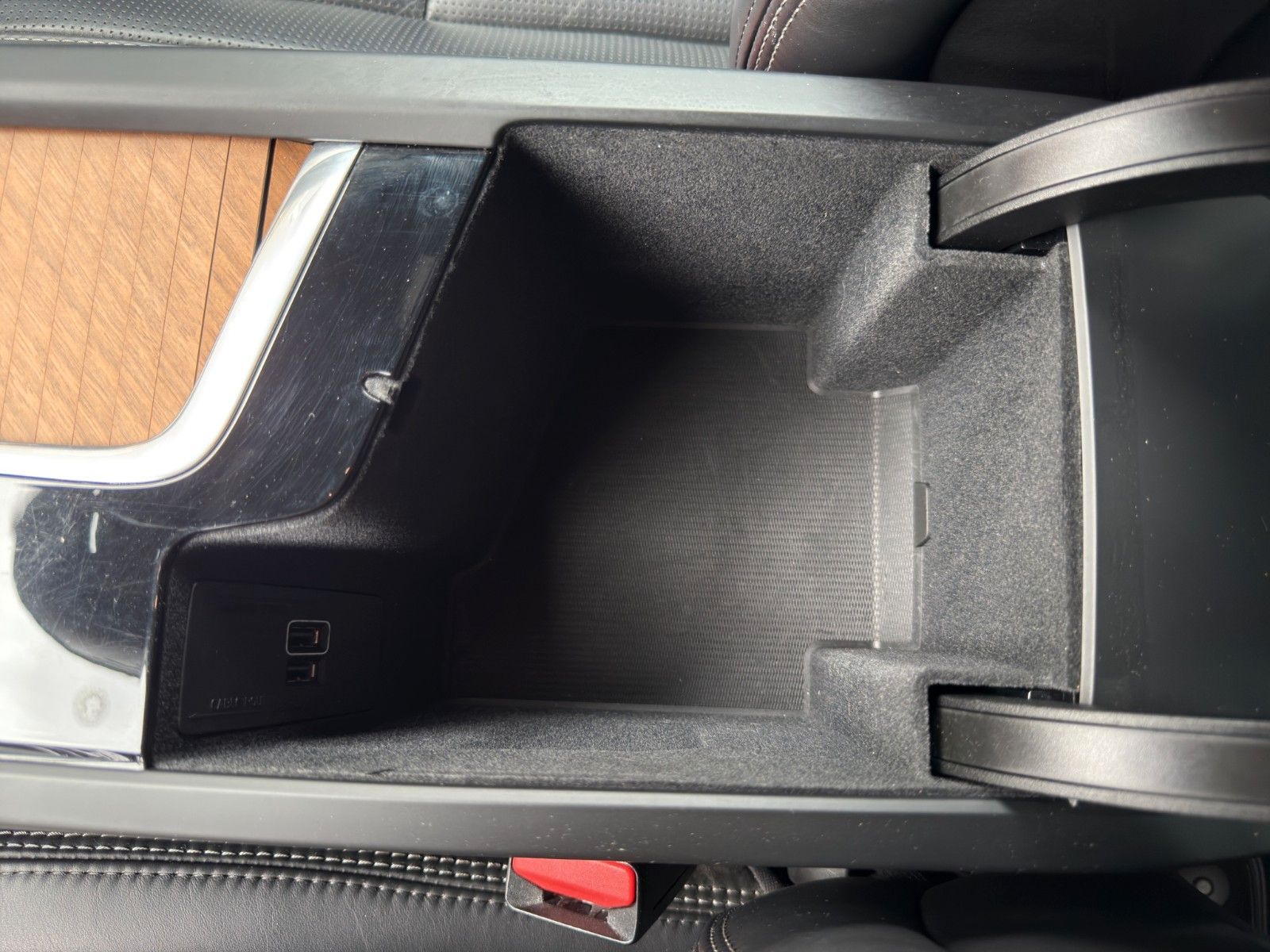 Fahrzeugabbildung Volvo V90 D4 Inscription *2.Hand*Sitzklima*CarPlay*