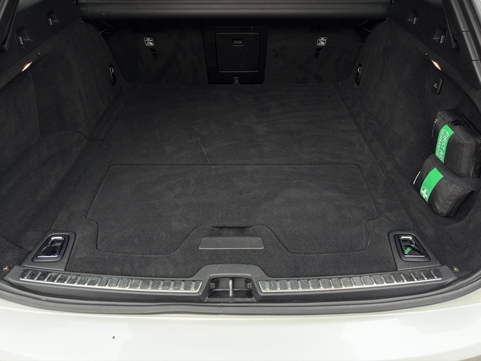 Fahrzeugabbildung Volvo V90 D4 Inscription *2.Hand*Sitzklima*CarPlay*