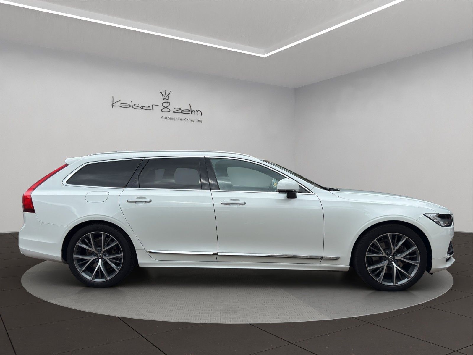 Fahrzeugabbildung Volvo V90 D4 Inscription *2.Hand*Sitzklima*CarPlay*