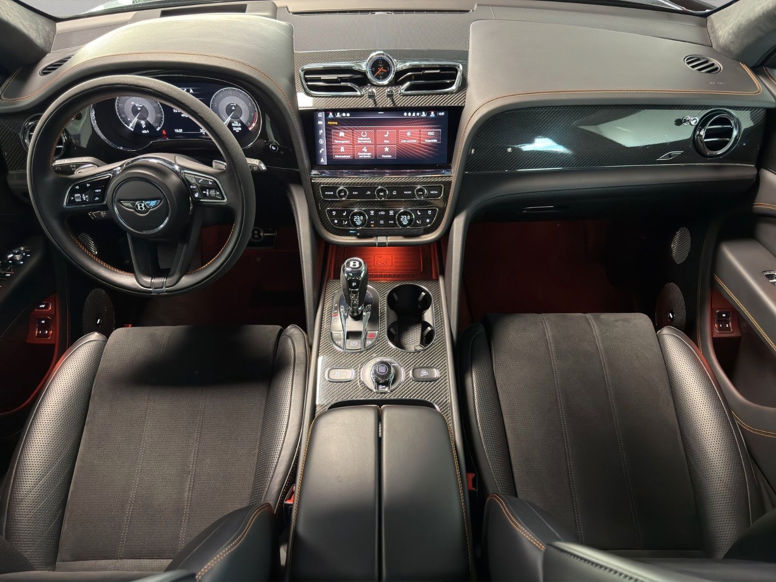 Fahrzeugabbildung Bentley Bentayga V8 S *Carbon* *AHK*