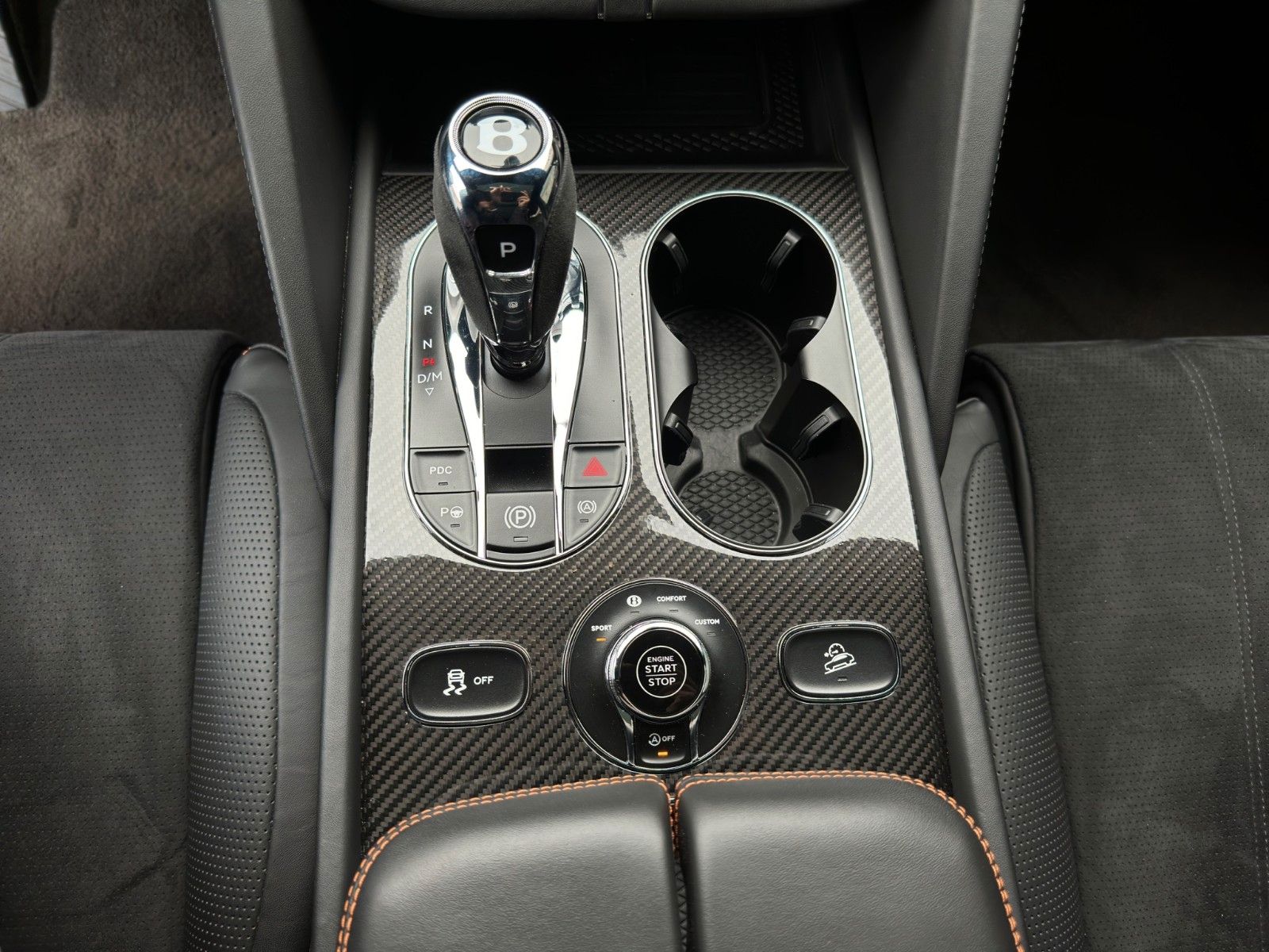 Fahrzeugabbildung Bentley Bentayga V8 S *Carbon* *AHK*