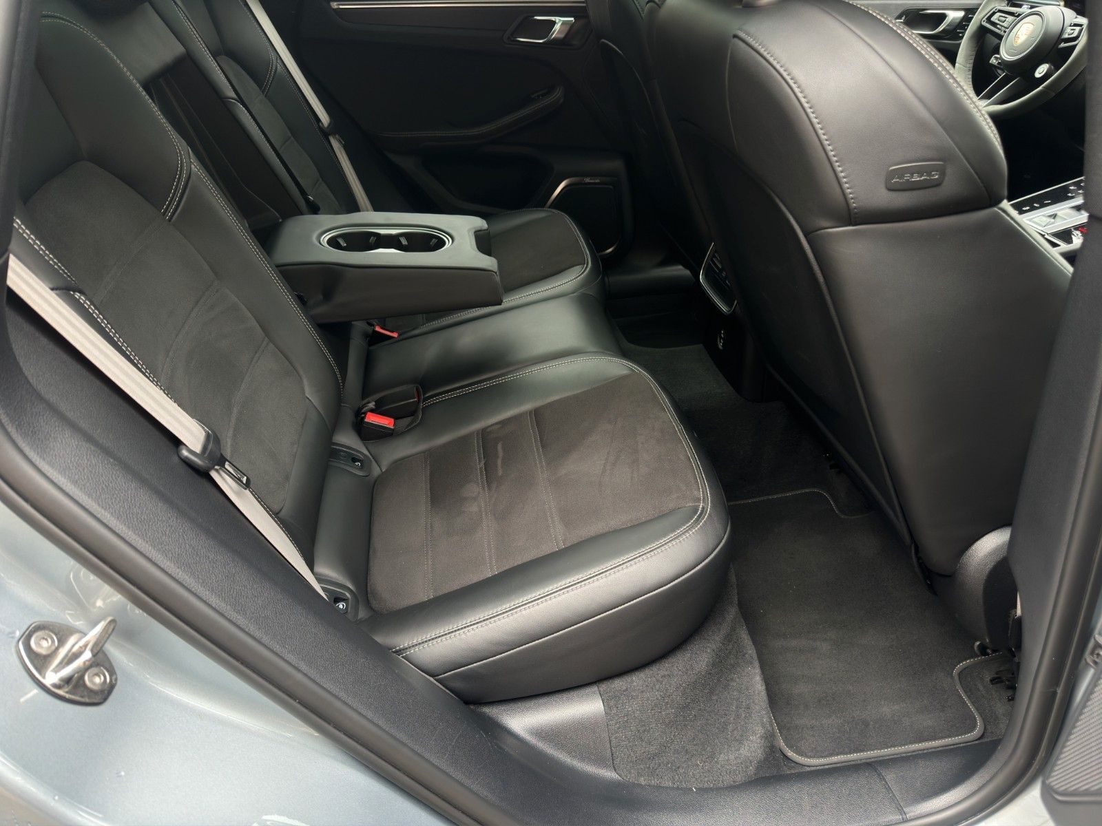 Fahrzeugabbildung Porsche Macan GTS *Burmester* *Surround View*