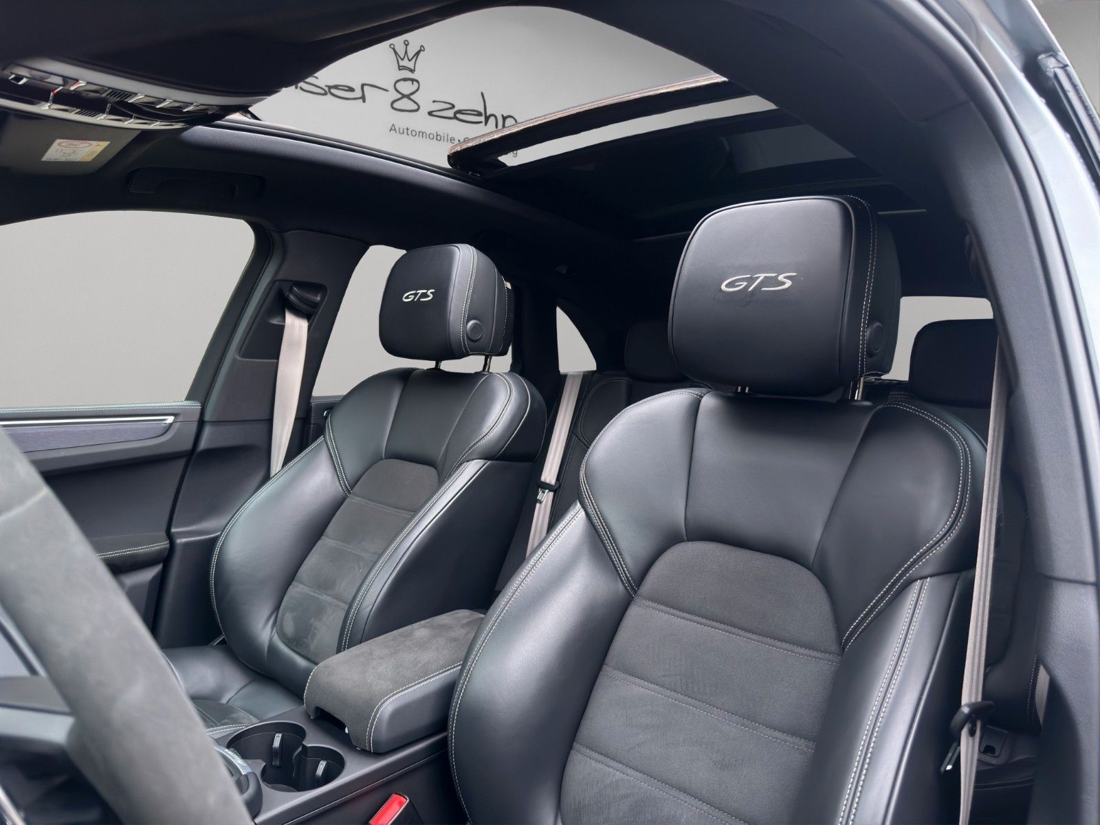 Fahrzeugabbildung Porsche Macan GTS *Burmester* *Surround View*