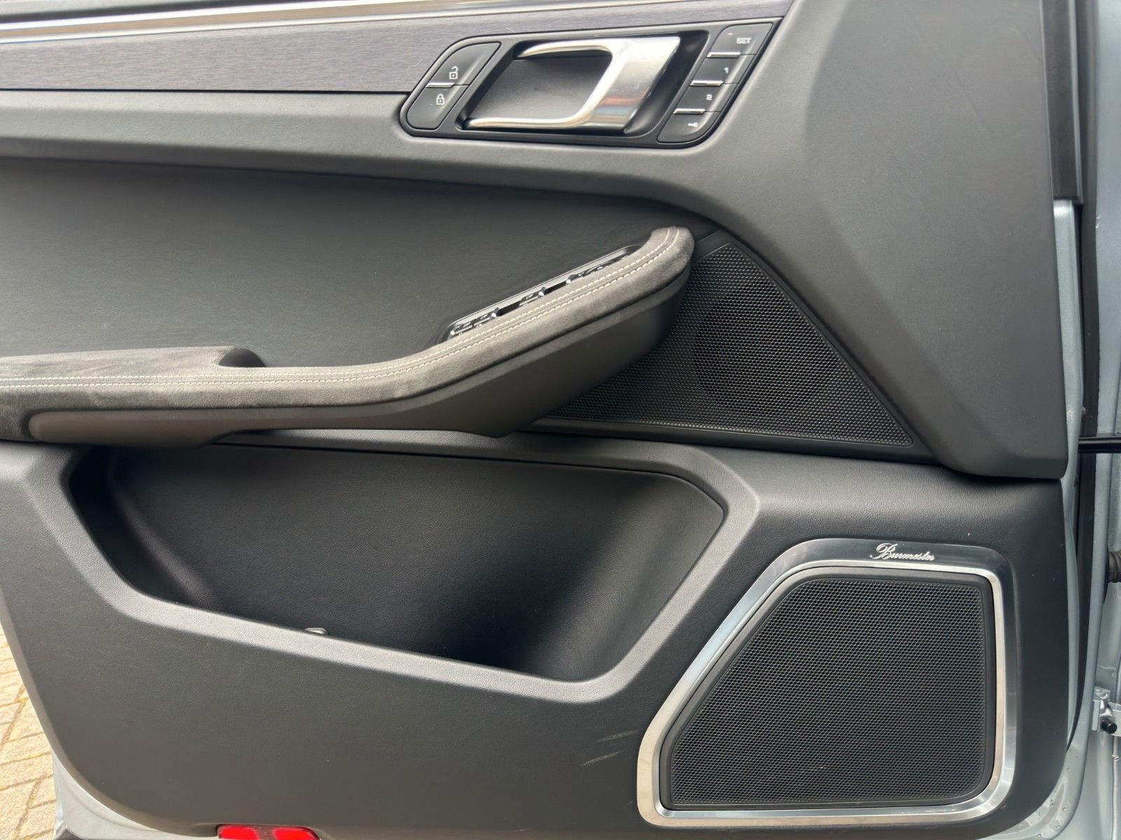 Fahrzeugabbildung Porsche Macan GTS *Burmester* *Surround View*