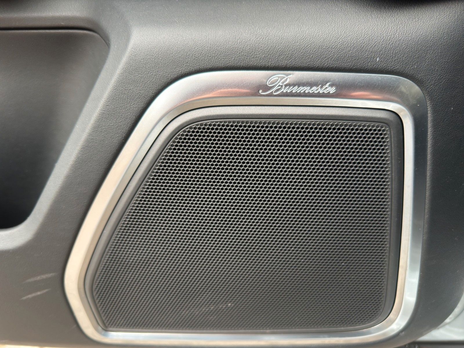 Fahrzeugabbildung Porsche Macan GTS *Burmester* *Surround View*