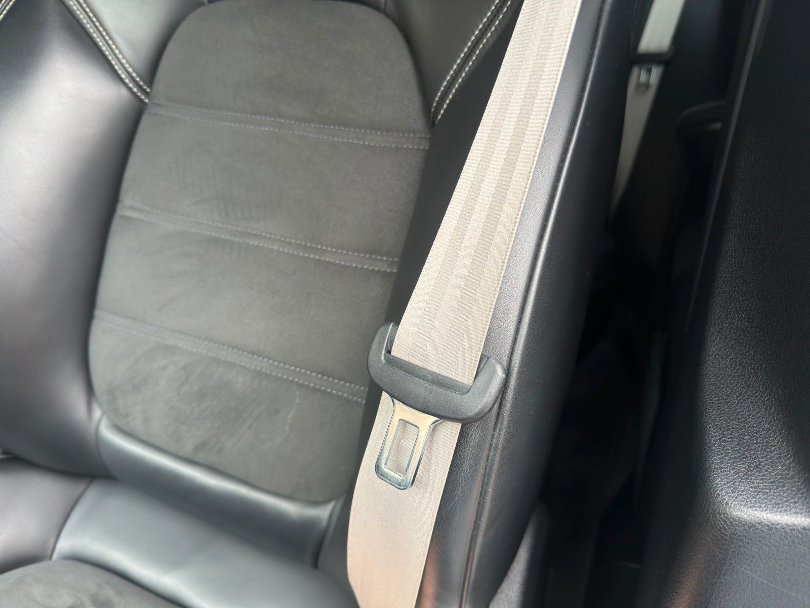 Fahrzeugabbildung Porsche Macan GTS *Burmester* *Surround View*