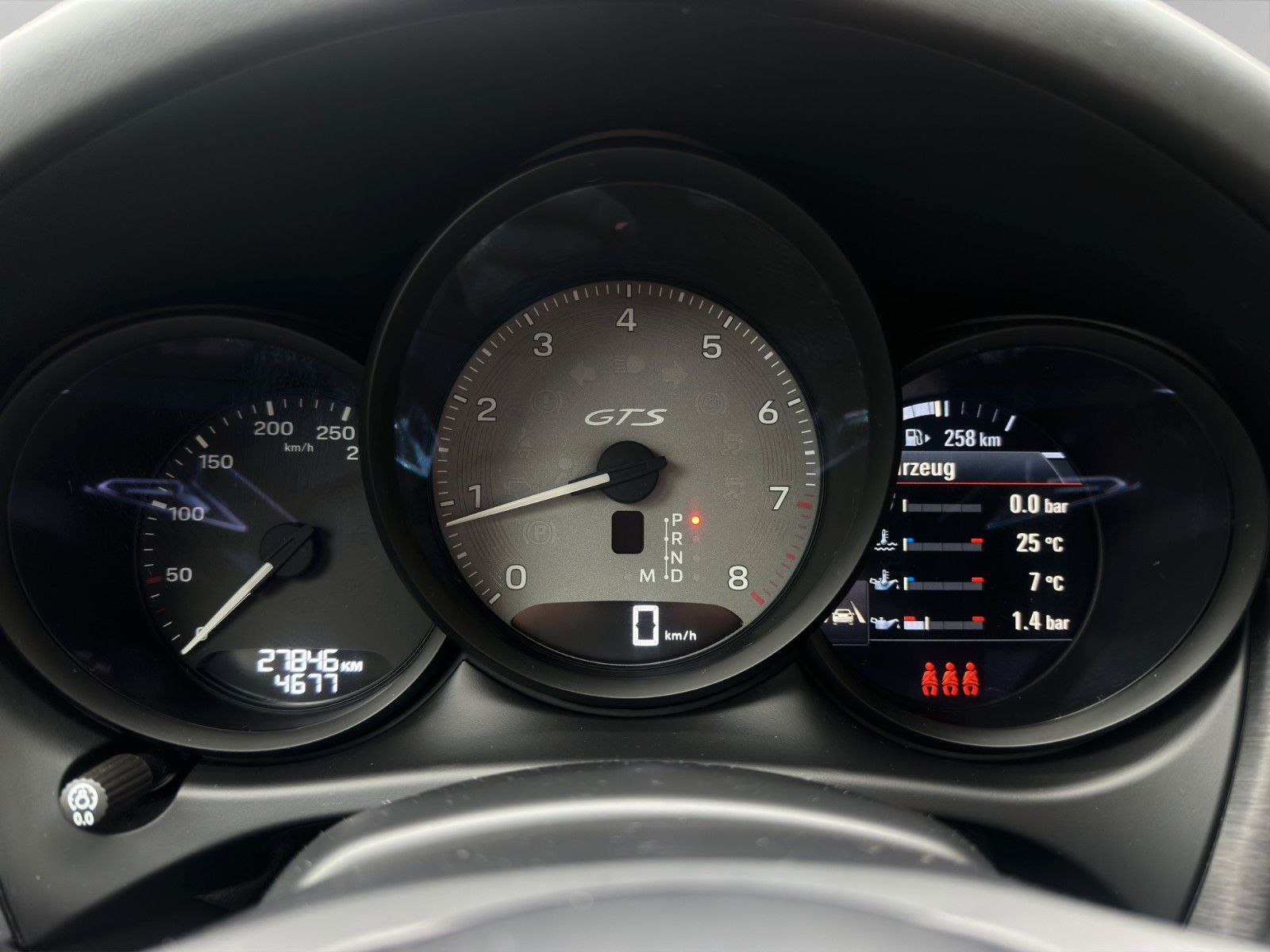 Fahrzeugabbildung Porsche Macan GTS *Burmester* *Surround View*