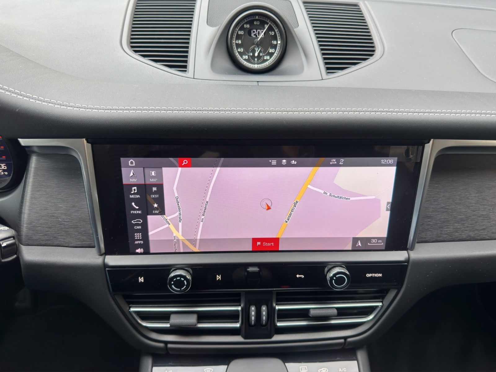 Fahrzeugabbildung Porsche Macan GTS *Burmester* *Surround View*