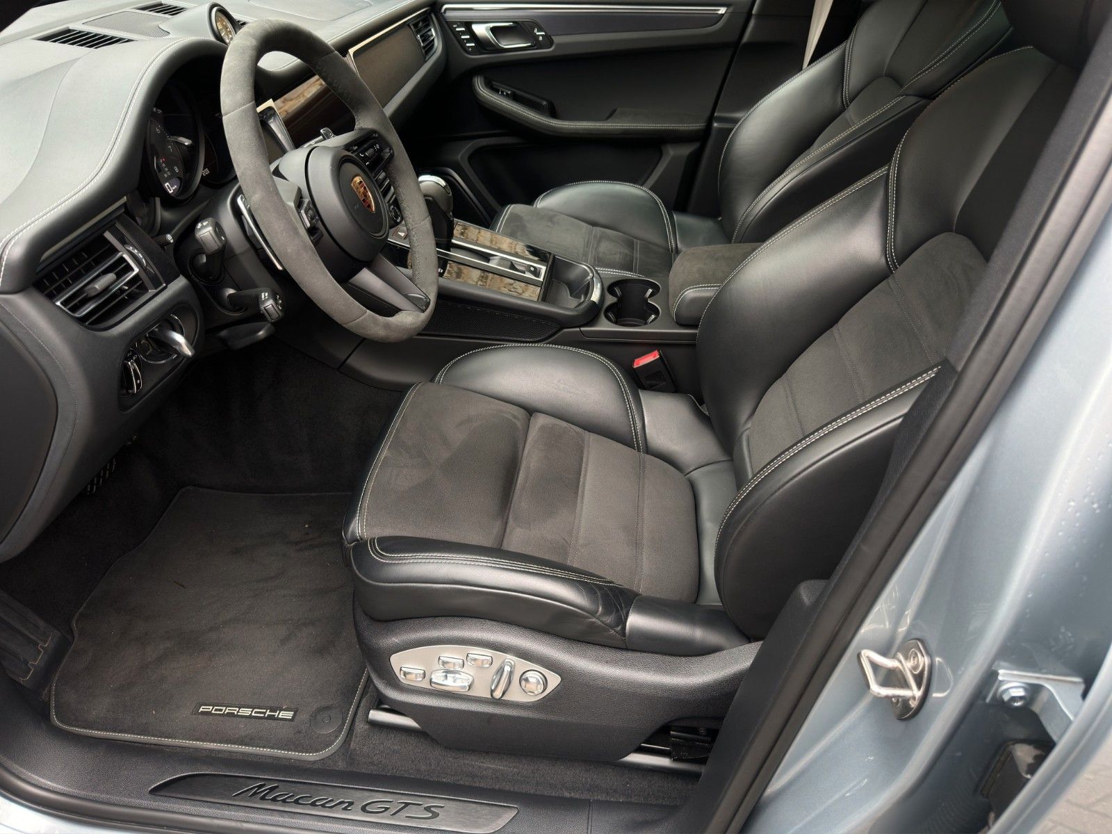 Fahrzeugabbildung Porsche Macan GTS *Burmester* *Surround View*