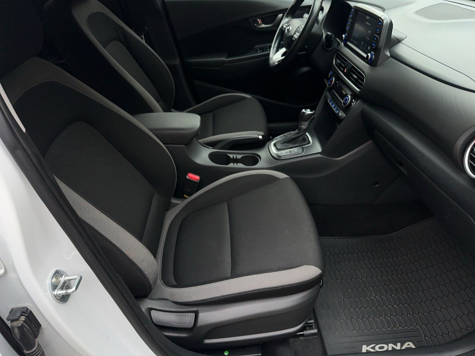 Fahrzeugabbildung Hyundai Kona 1.6 CRDi DCT Premium