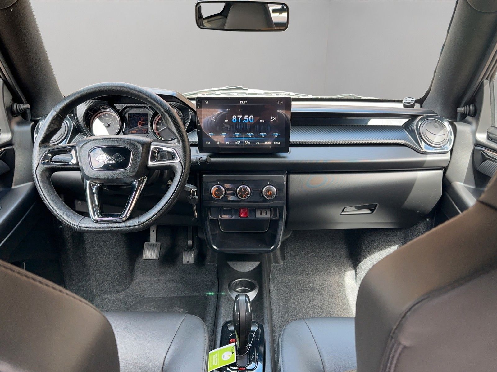 Fahrzeugabbildung Ligier JS 50 Sport Pack DCI Carplay
