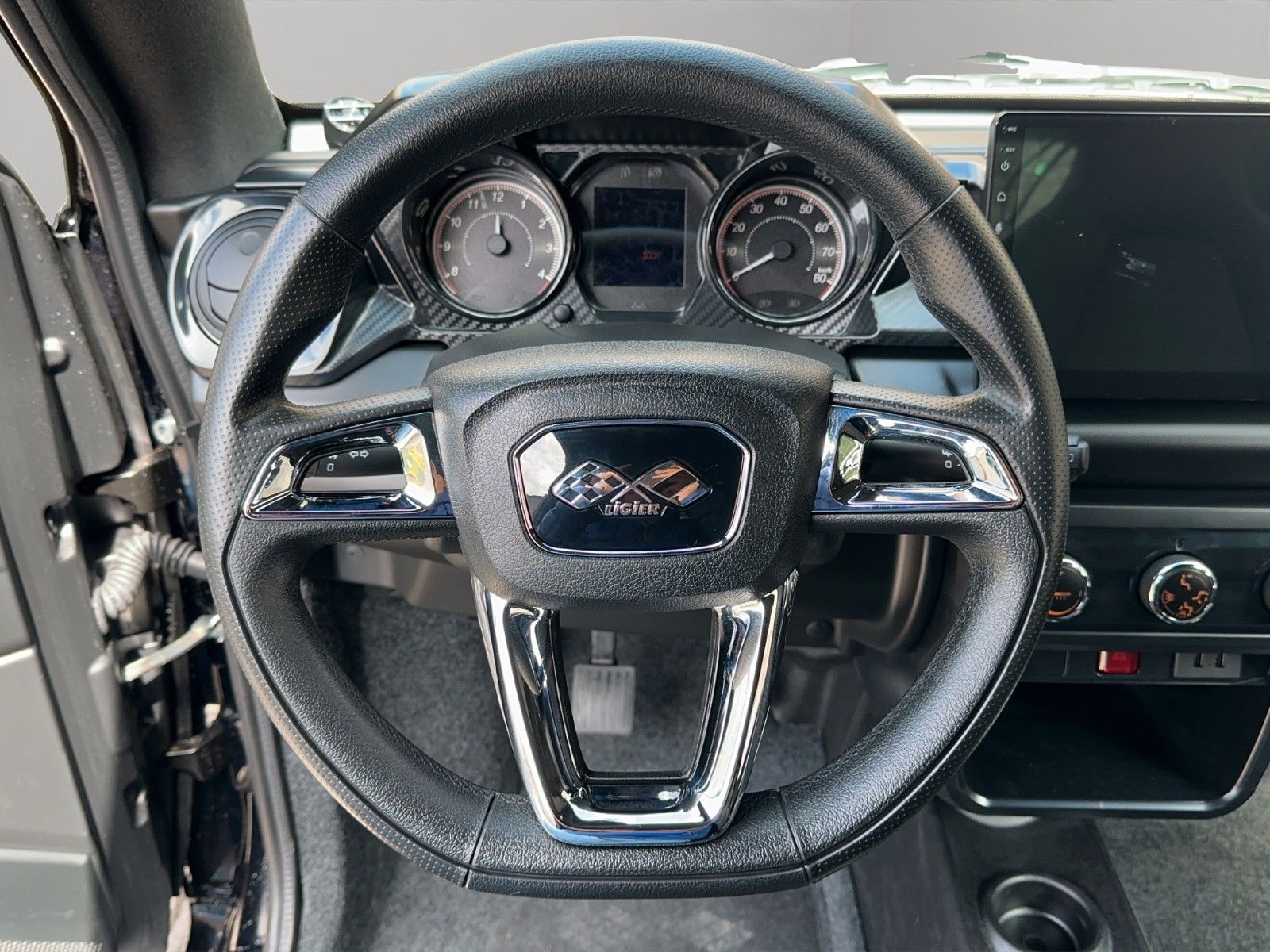 Fahrzeugabbildung Ligier JS 50 Sport Pack DCI Carplay