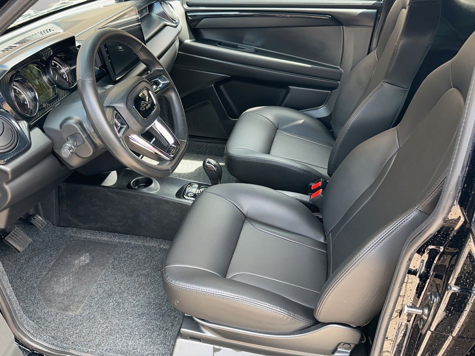 Fahrzeugabbildung Ligier JS 50 Sport Pack DCI Carplay