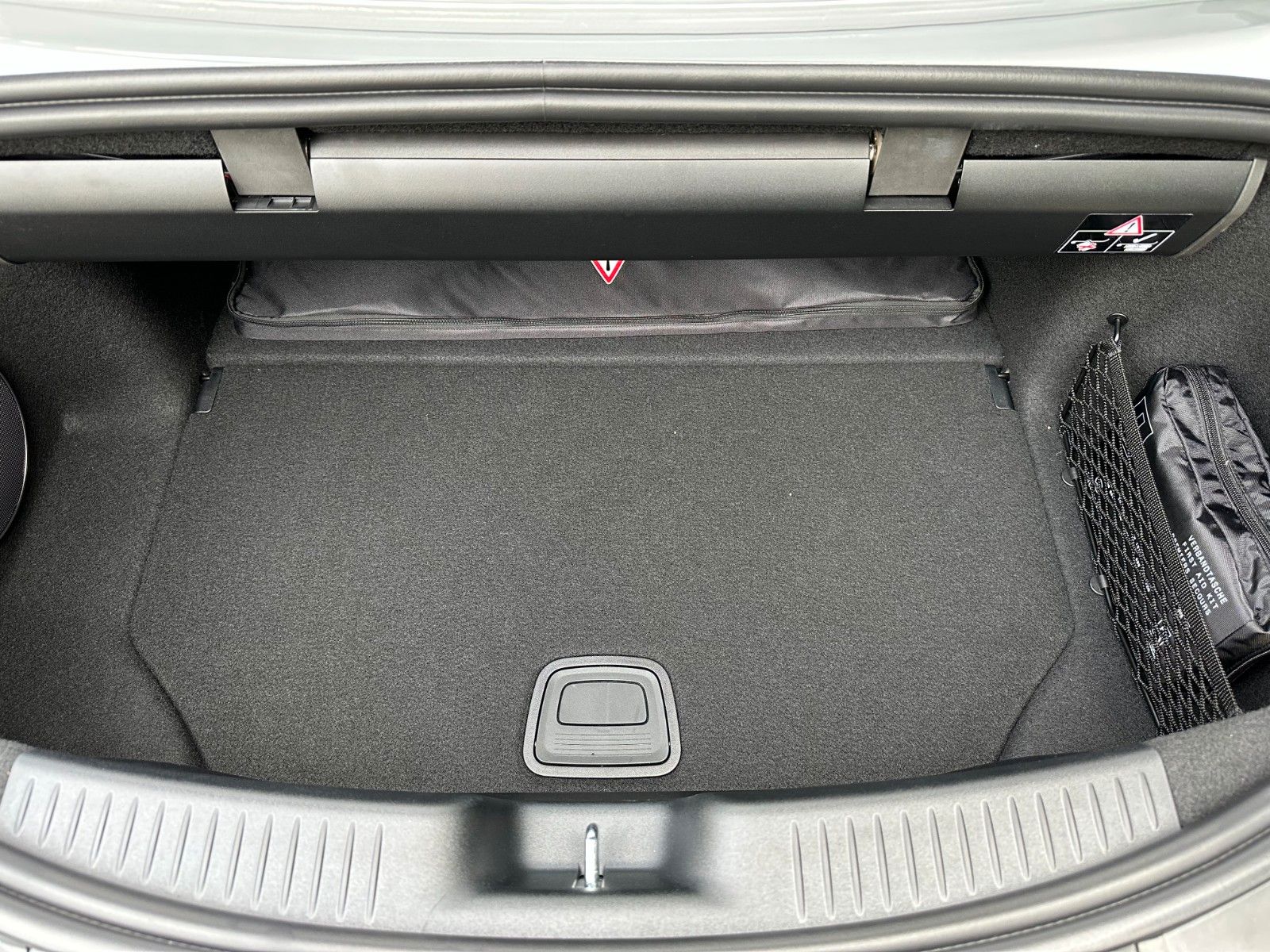 Fahrzeugabbildung Mercedes-Benz SL 63 AMG 4 Matic +