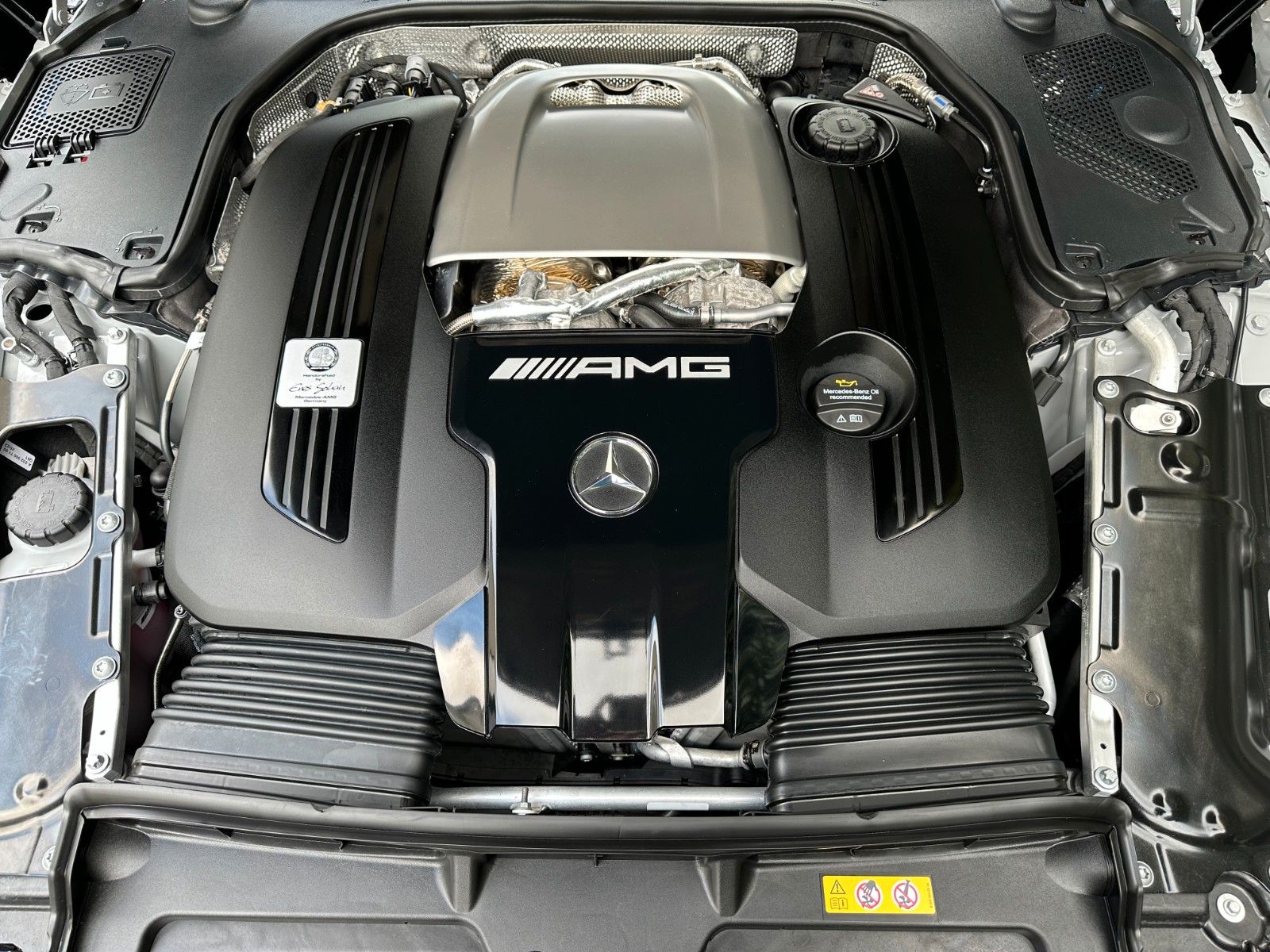 Fahrzeugabbildung Mercedes-Benz SL 63 AMG 4 Matic +