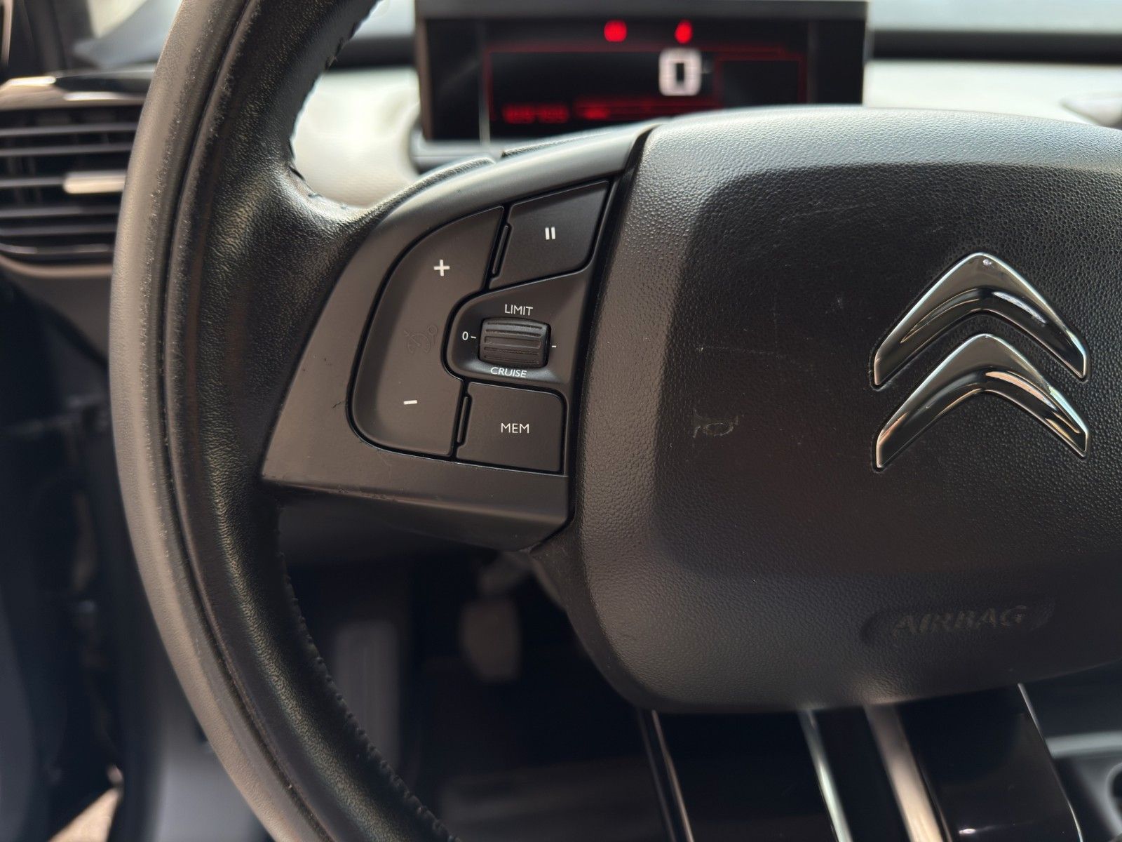 Fahrzeugabbildung Citroën C4 Cactus Shine *PDC*Bluetooth*
