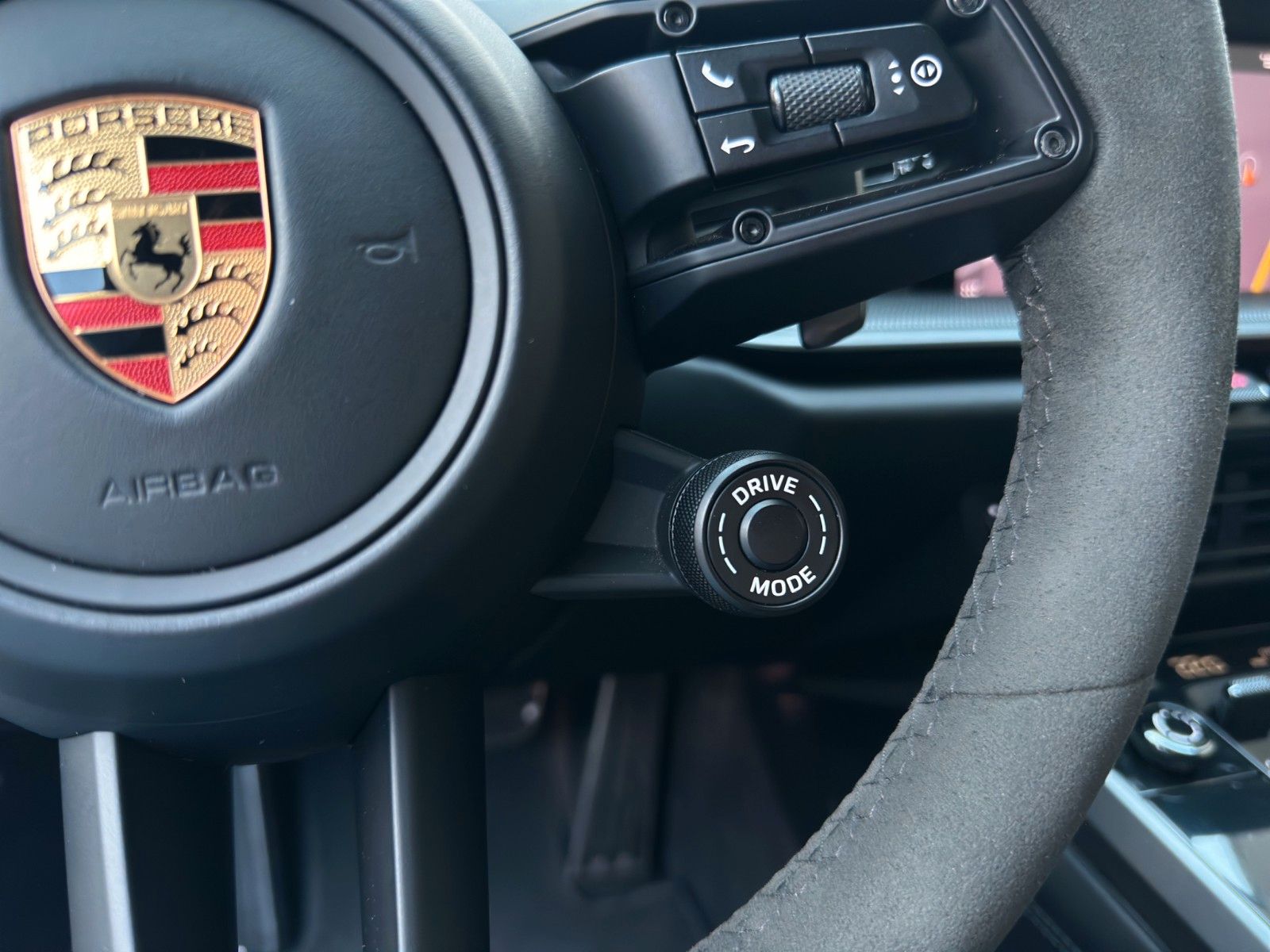 Fahrzeugabbildung Porsche 911 Carrera 4S (992.1) neuwertig