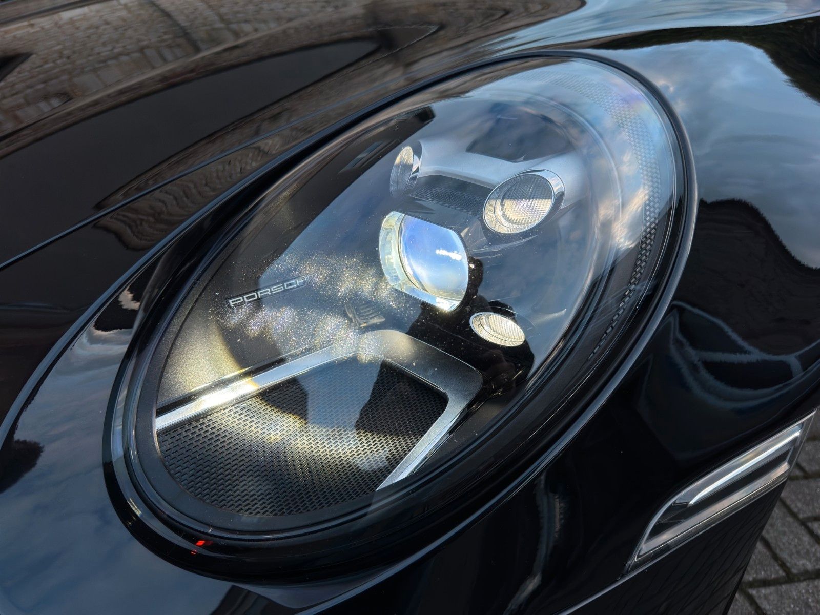 Fahrzeugabbildung Porsche 911 Carrera 4S (992.1) neuwertig