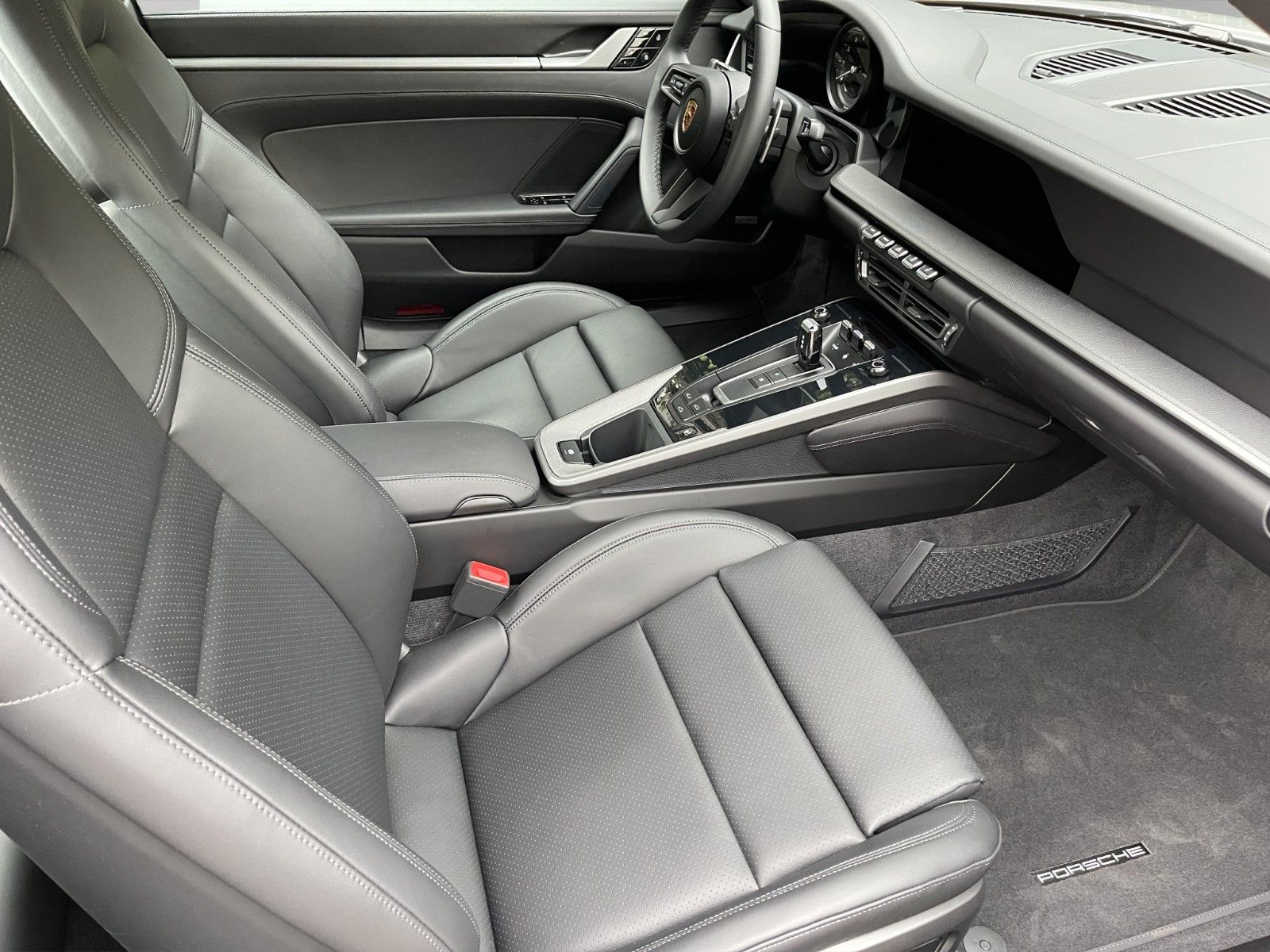 Fahrzeugabbildung Porsche 911 Carrera S (992.1) neuwertig