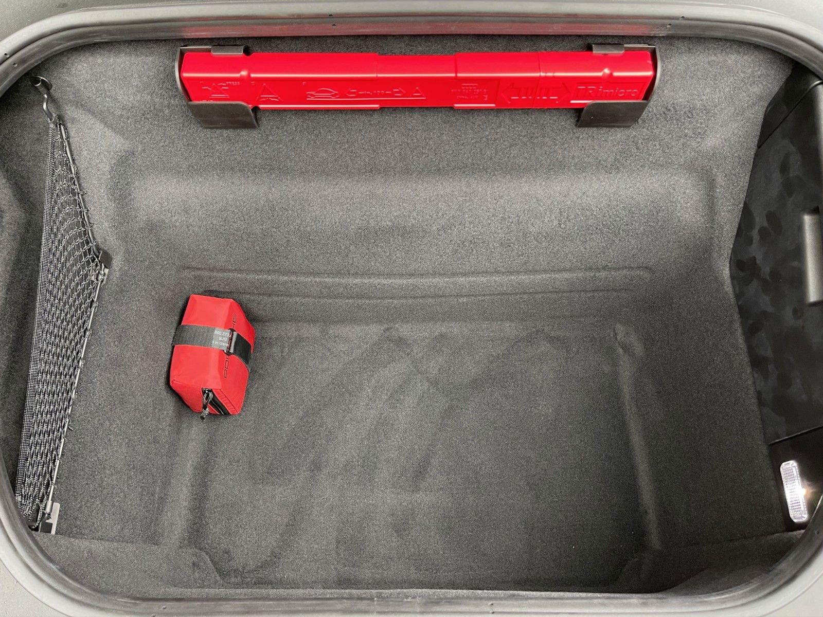 Fahrzeugabbildung Porsche 911 Carrera S (992.1) neuwertig