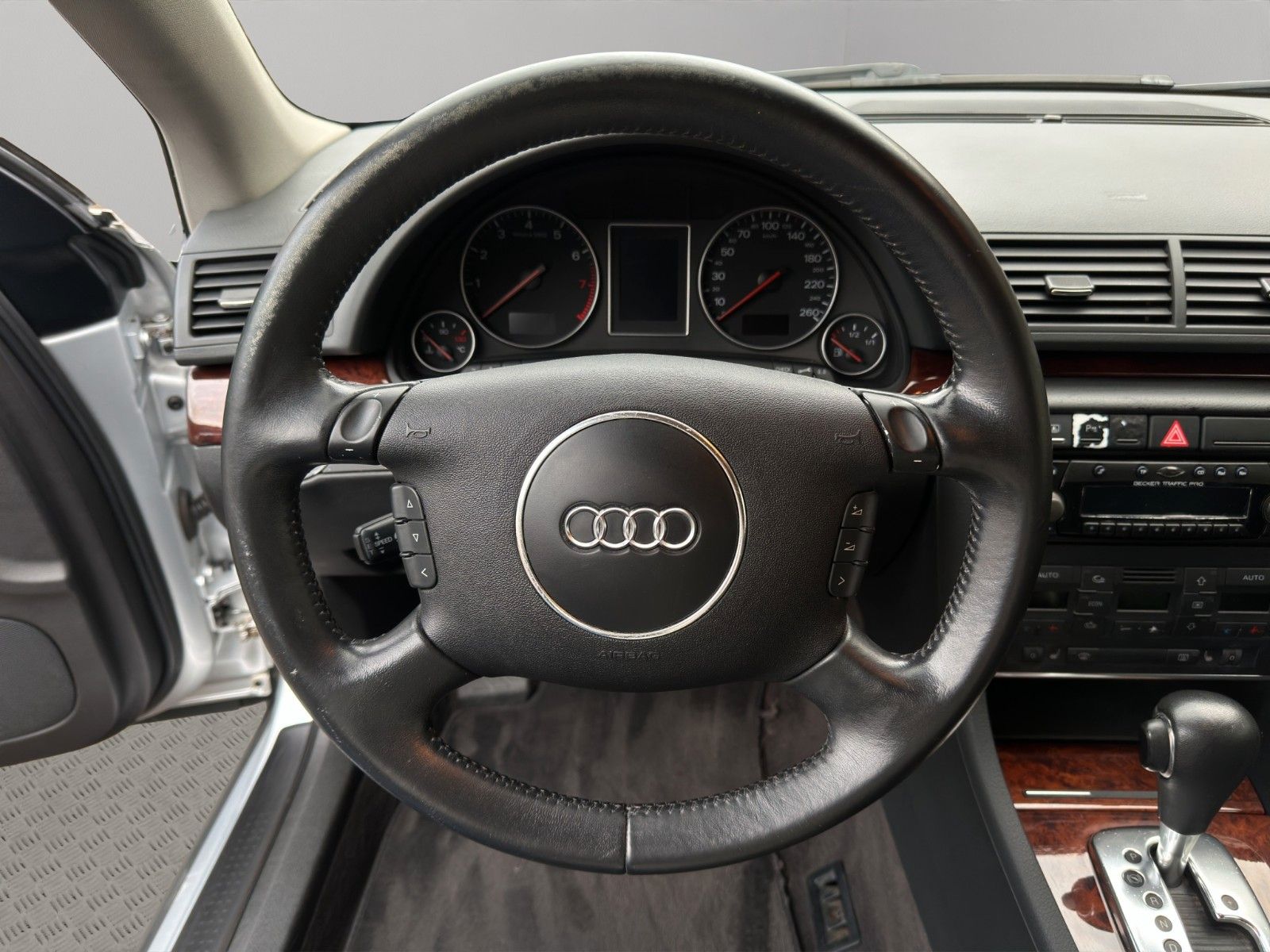 Fahrzeugabbildung Audi A4 B6 2.4 V6 *Automatik*
