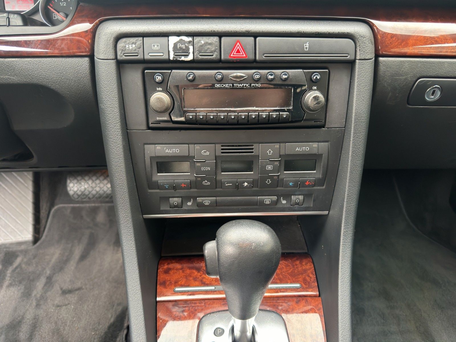 Fahrzeugabbildung Audi A4 B6 2.4 V6 *Automatik*