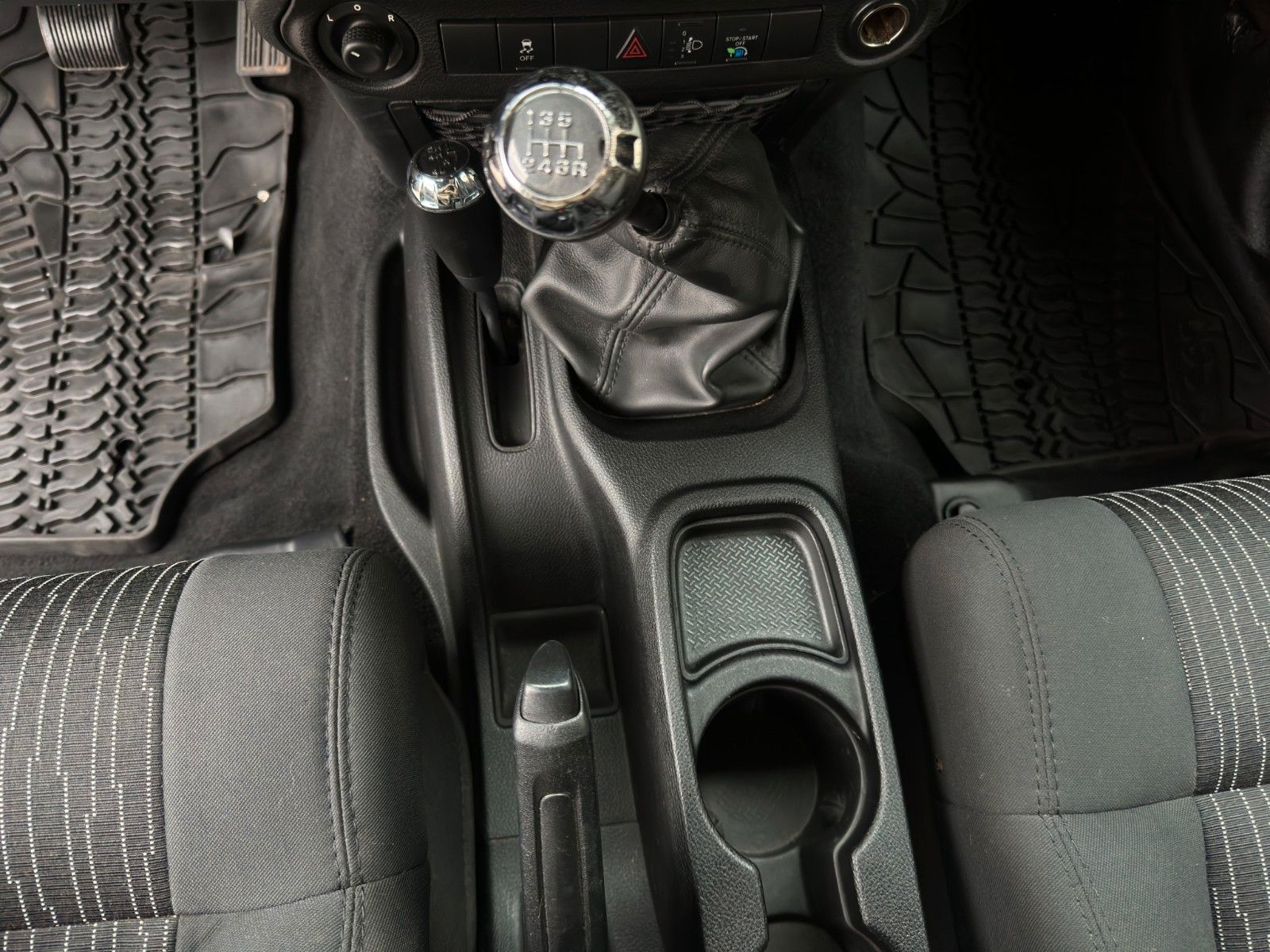 Fahrzeugabbildung Jeep Wrangler *Offroad/Camper-Umbau*