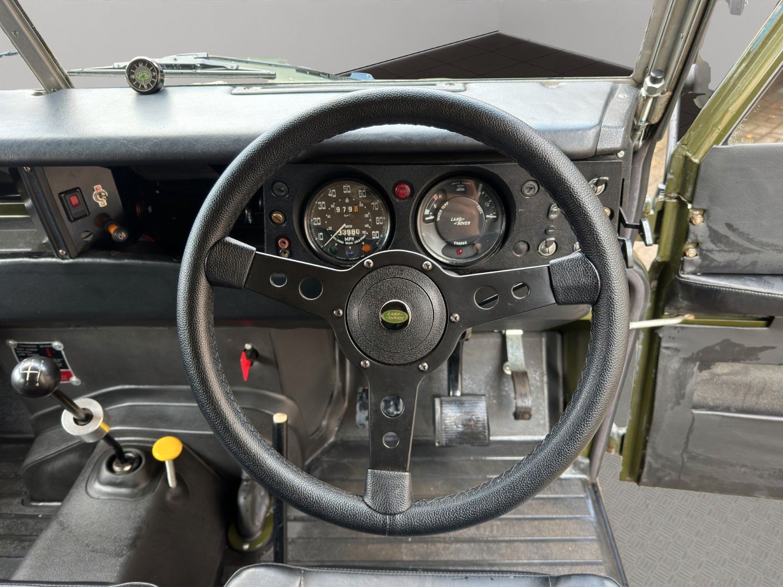 Fahrzeugabbildung Land Rover 88 Serie III *Classic Data 3+*