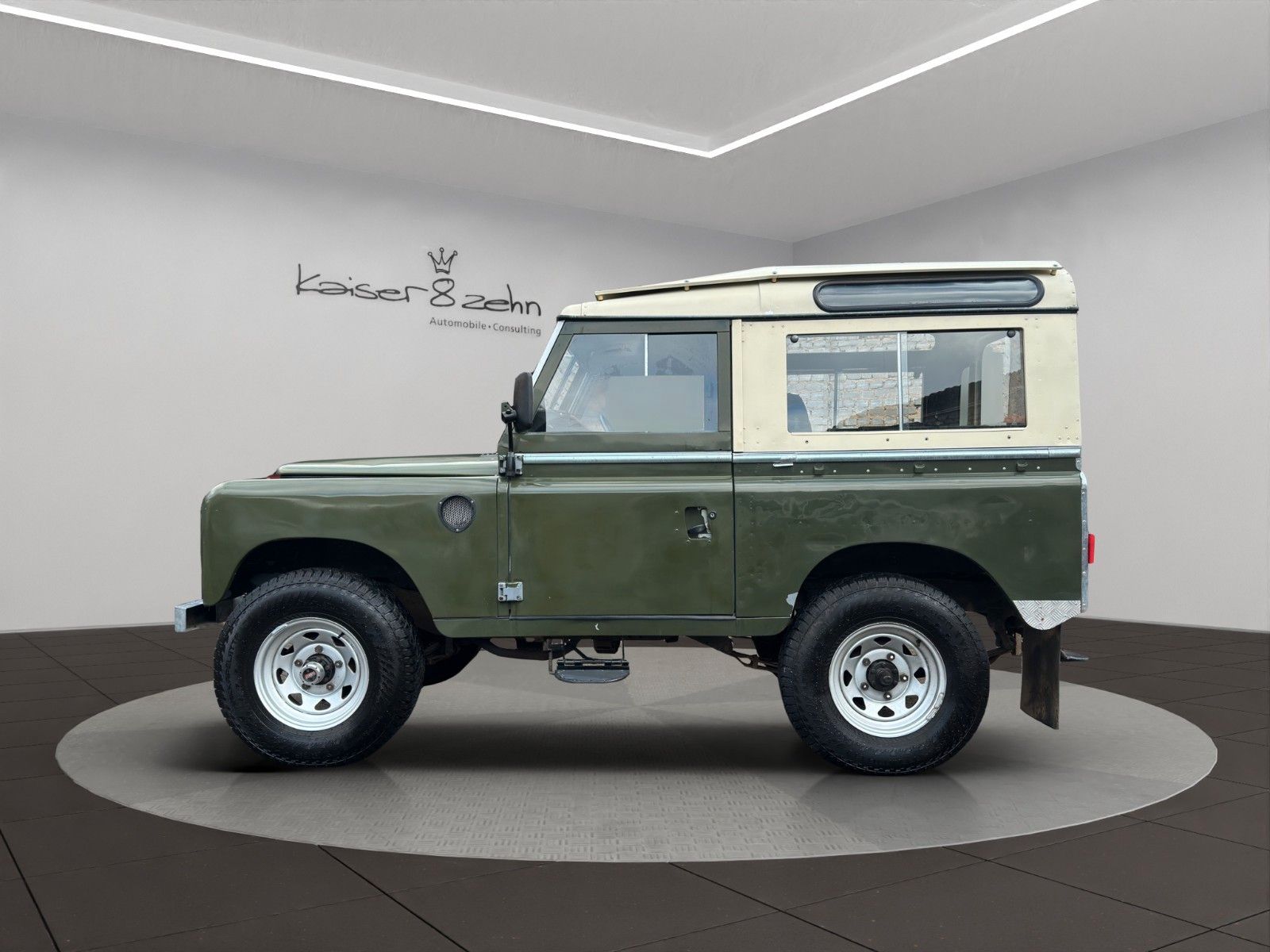 Fahrzeugabbildung Land Rover 88 Serie III *Classic Data 3+*